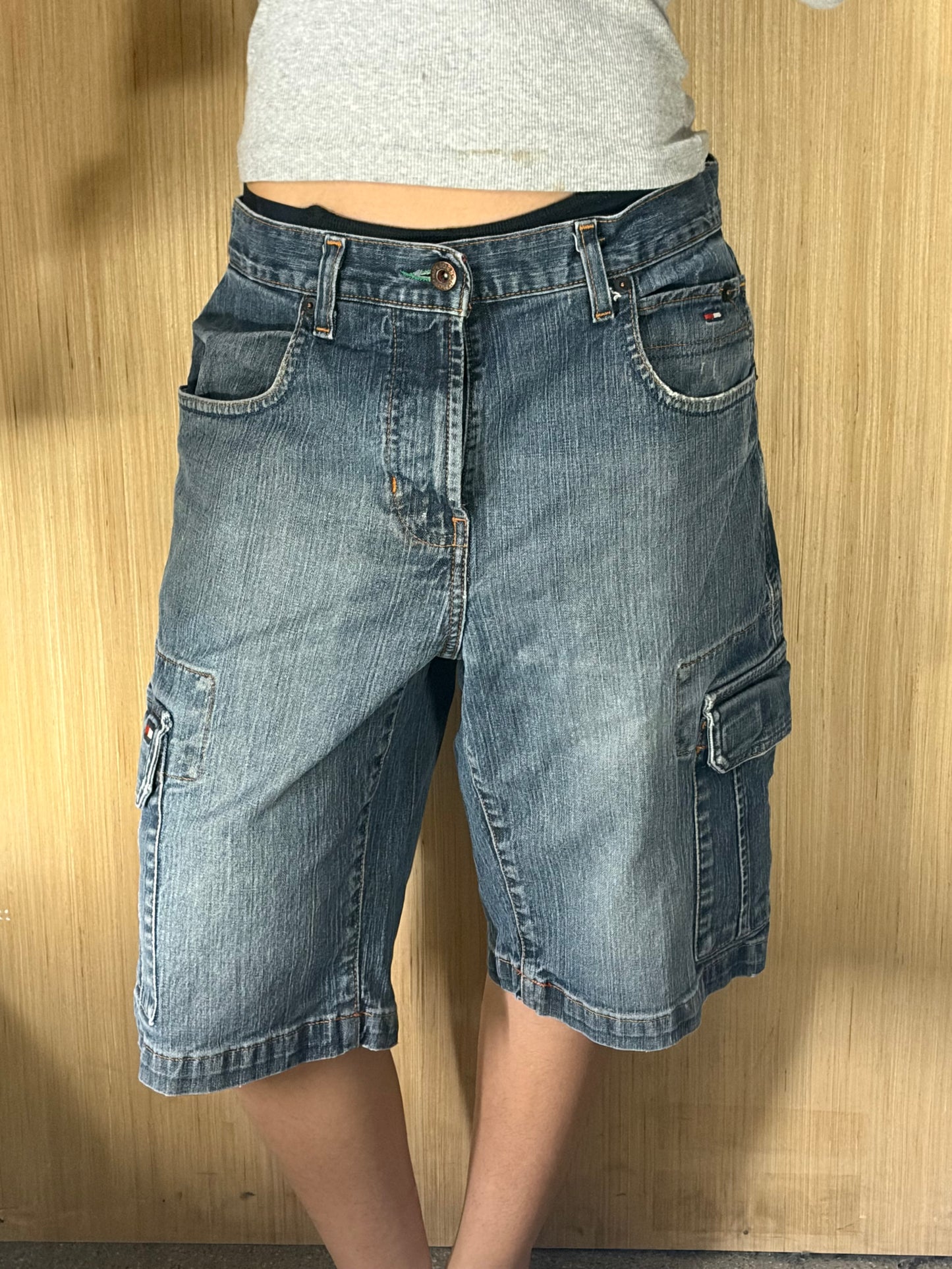 (29”) Tommy Hilfiger Cargo Jorts