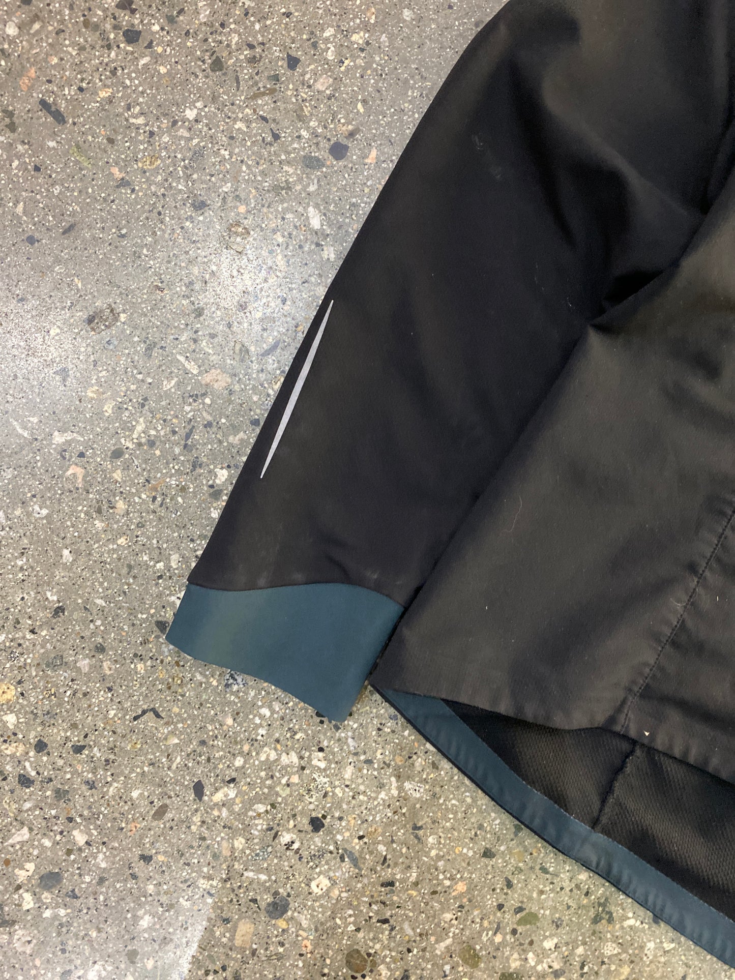(L) FW11 - Arc’teryx Zip up Light Jkt Hockey Warmup