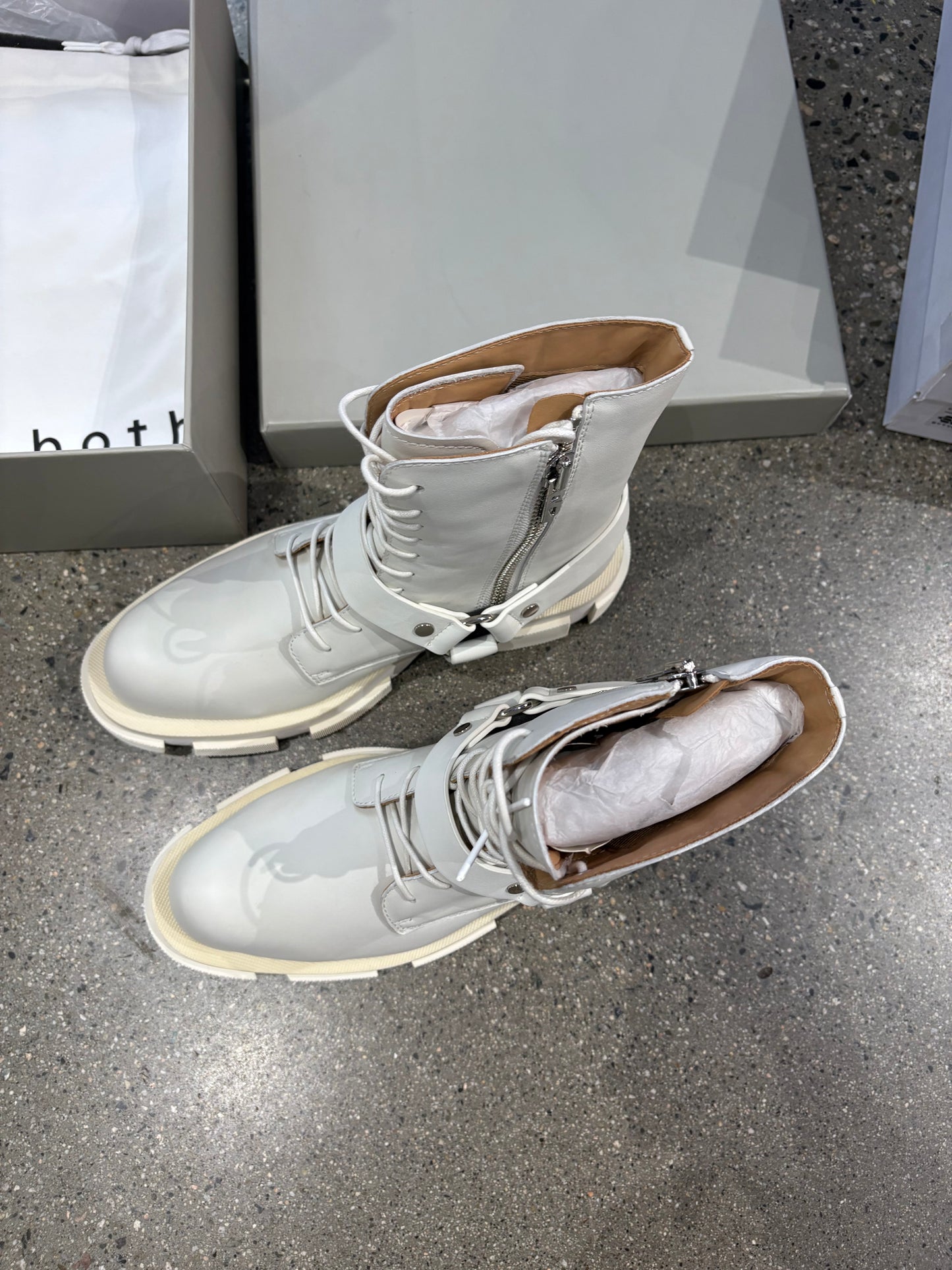 (EU40) White Gao Harness Boot *retail $835