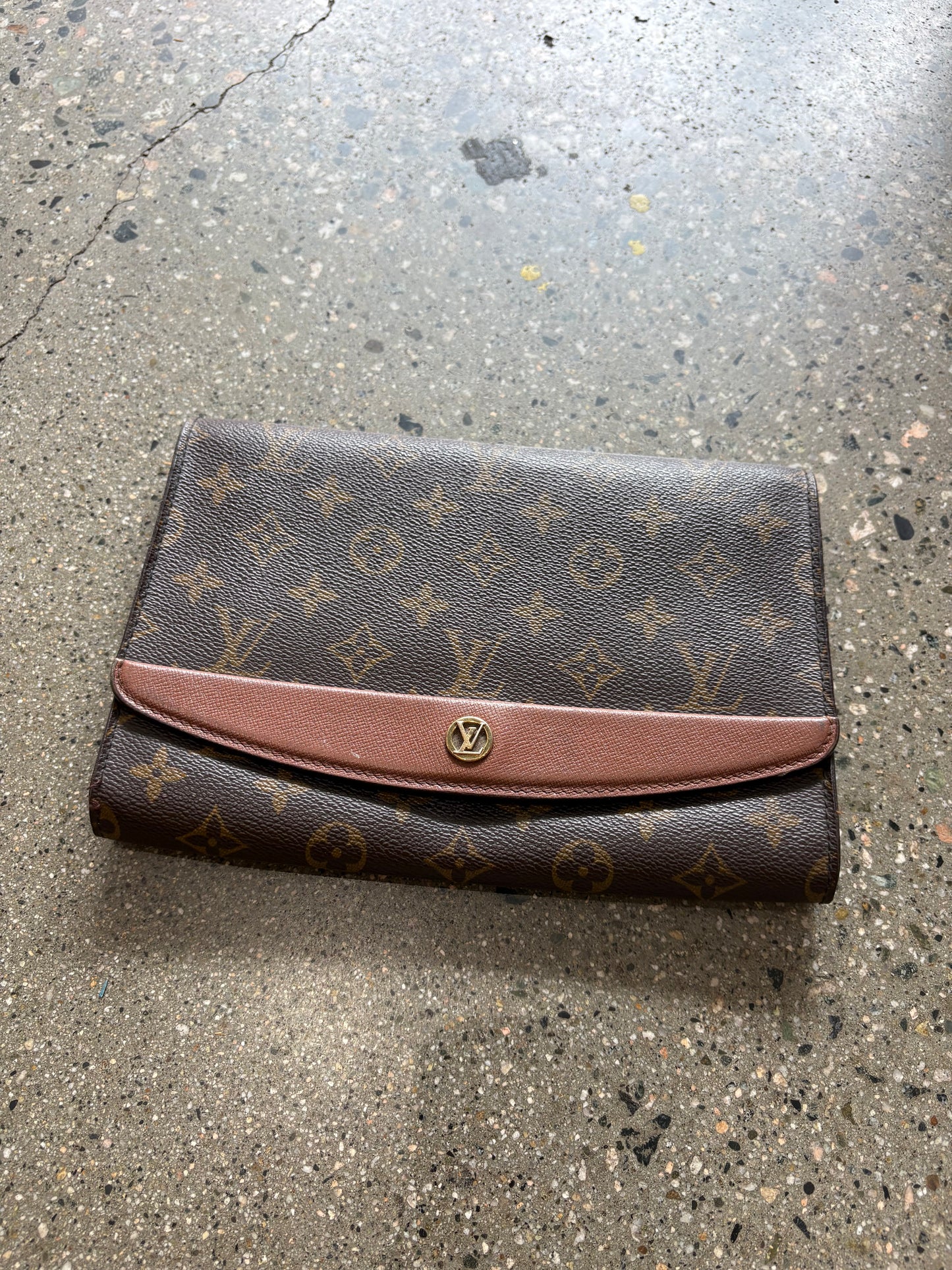 Louis Vuitton Monogram Bordeaux Clutch ( Missing Crossbody Strap )