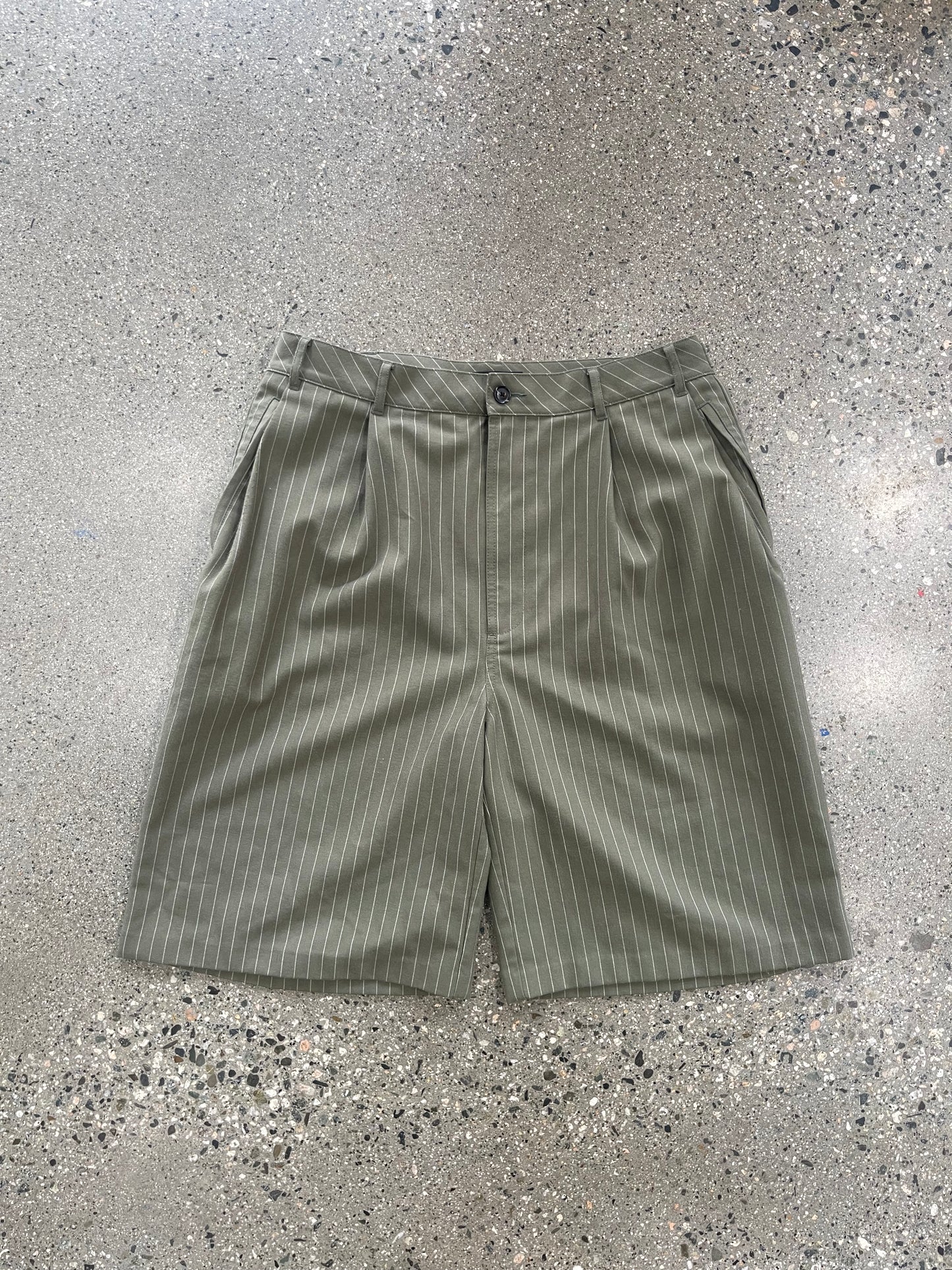 (34”) Stussy Baggy Pinstripe Shorts
