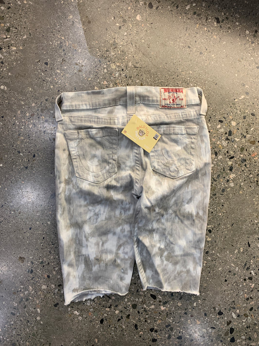 S86 - 26W True Religion Cutoffs