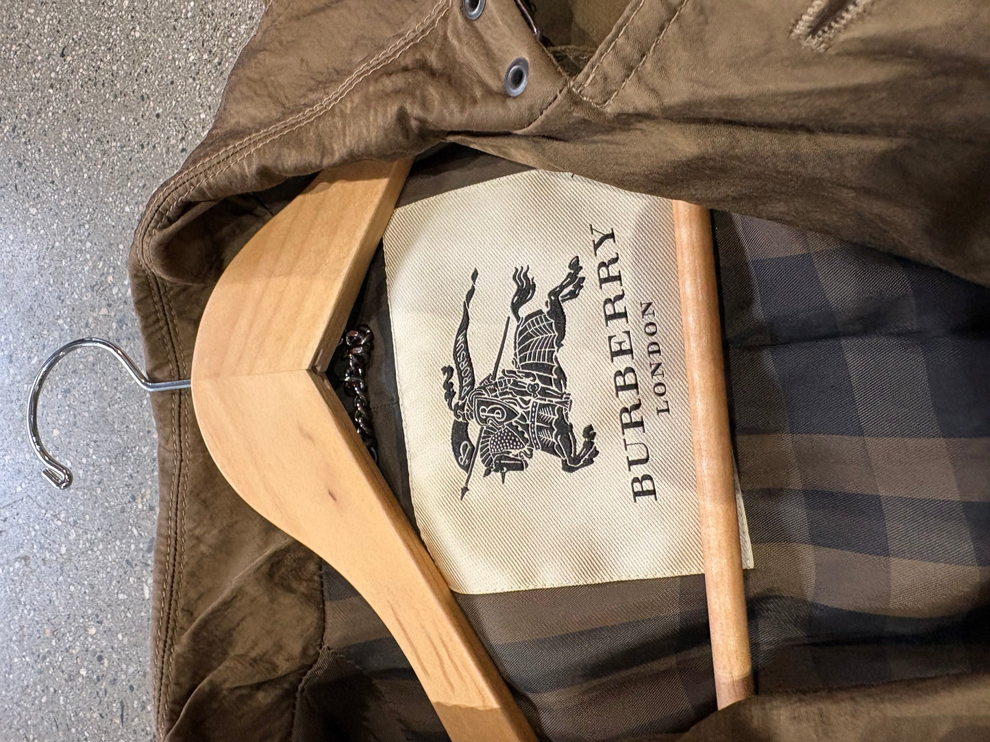 (S) Older Burberry Olive Trench
