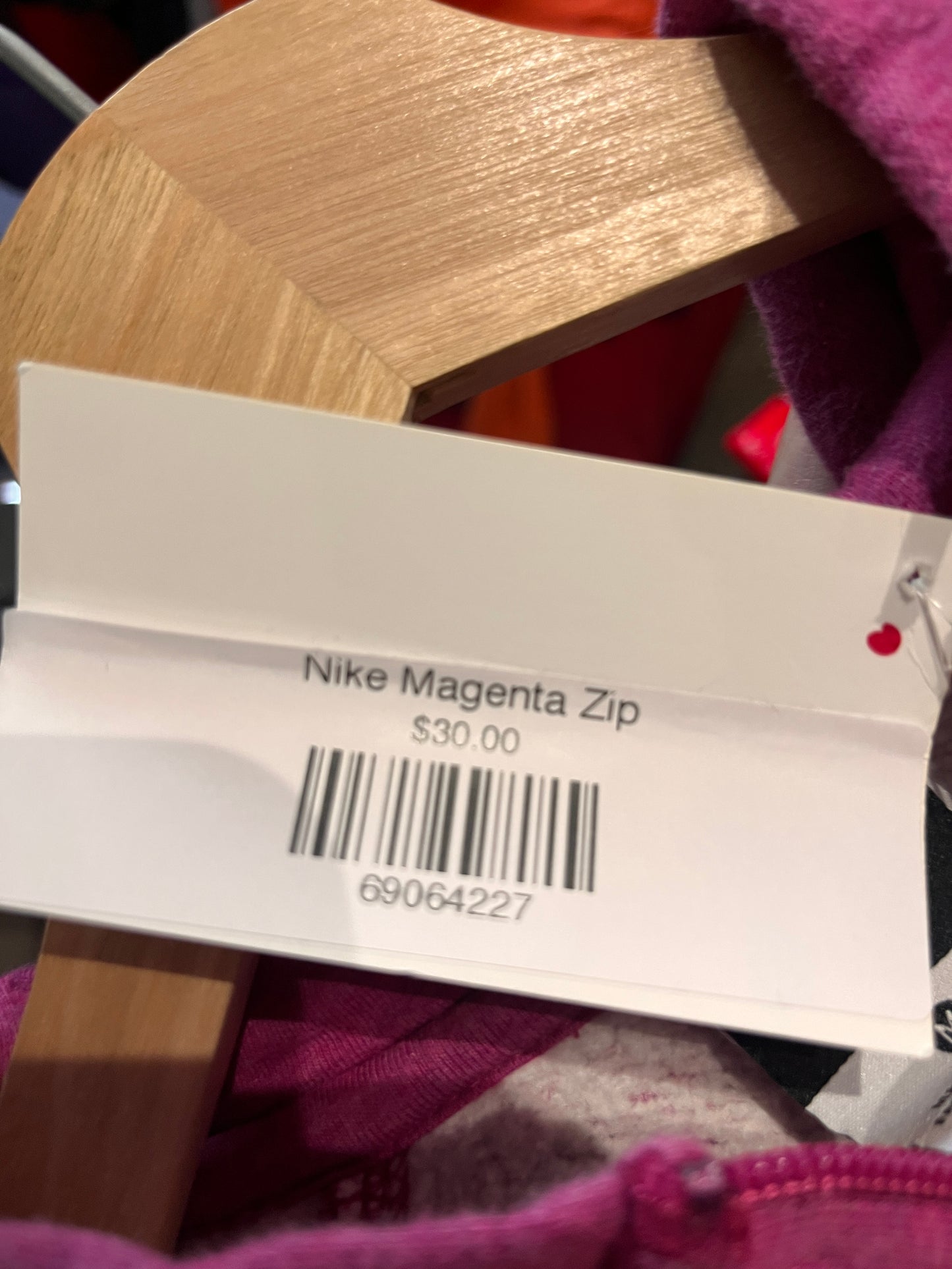 (womens M) Nike Magenta Zip