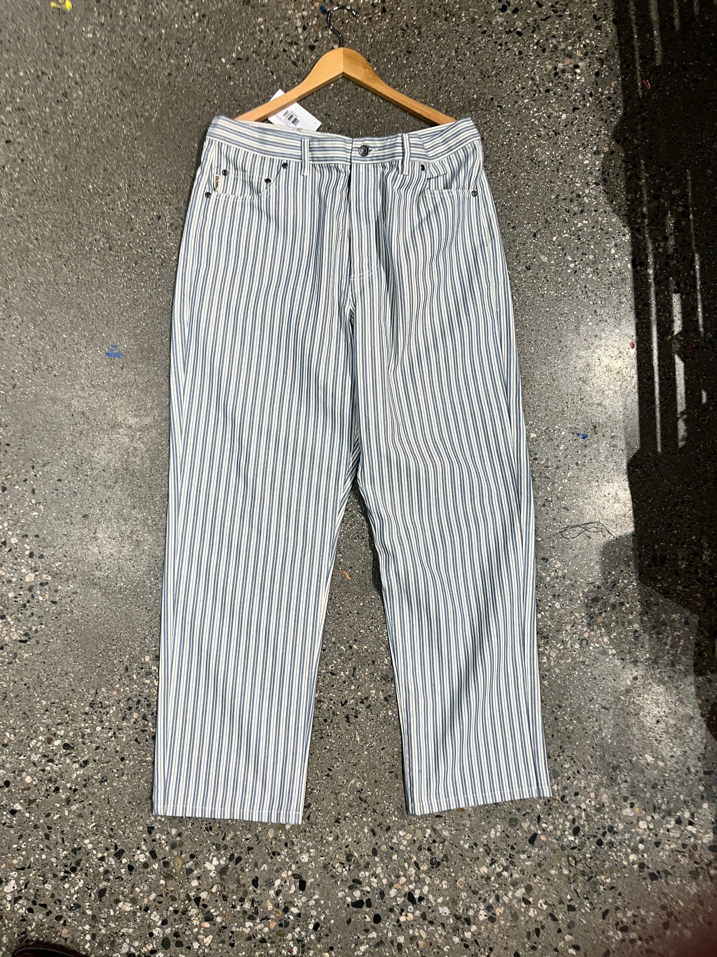 (34”) Large BNWT STUSSY BIG OL PINSTRIPE JEANS