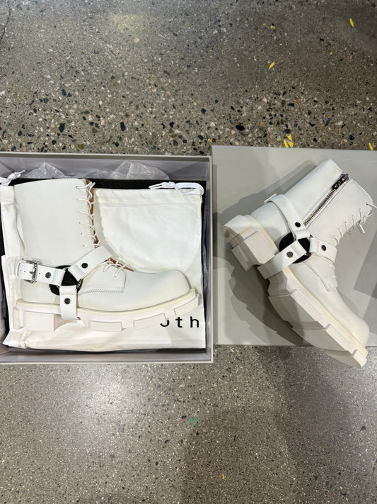 (EU40) White Gao Harness Boot *retail $835