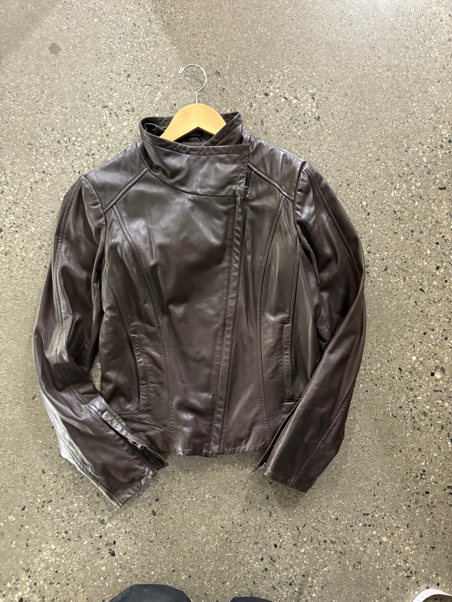 (M Women) Danier Wrapped Concealable Leather