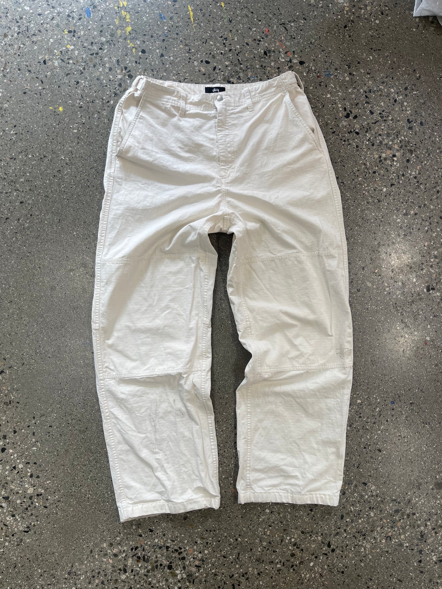 (32”) Stussy White Doubleknee Cargos