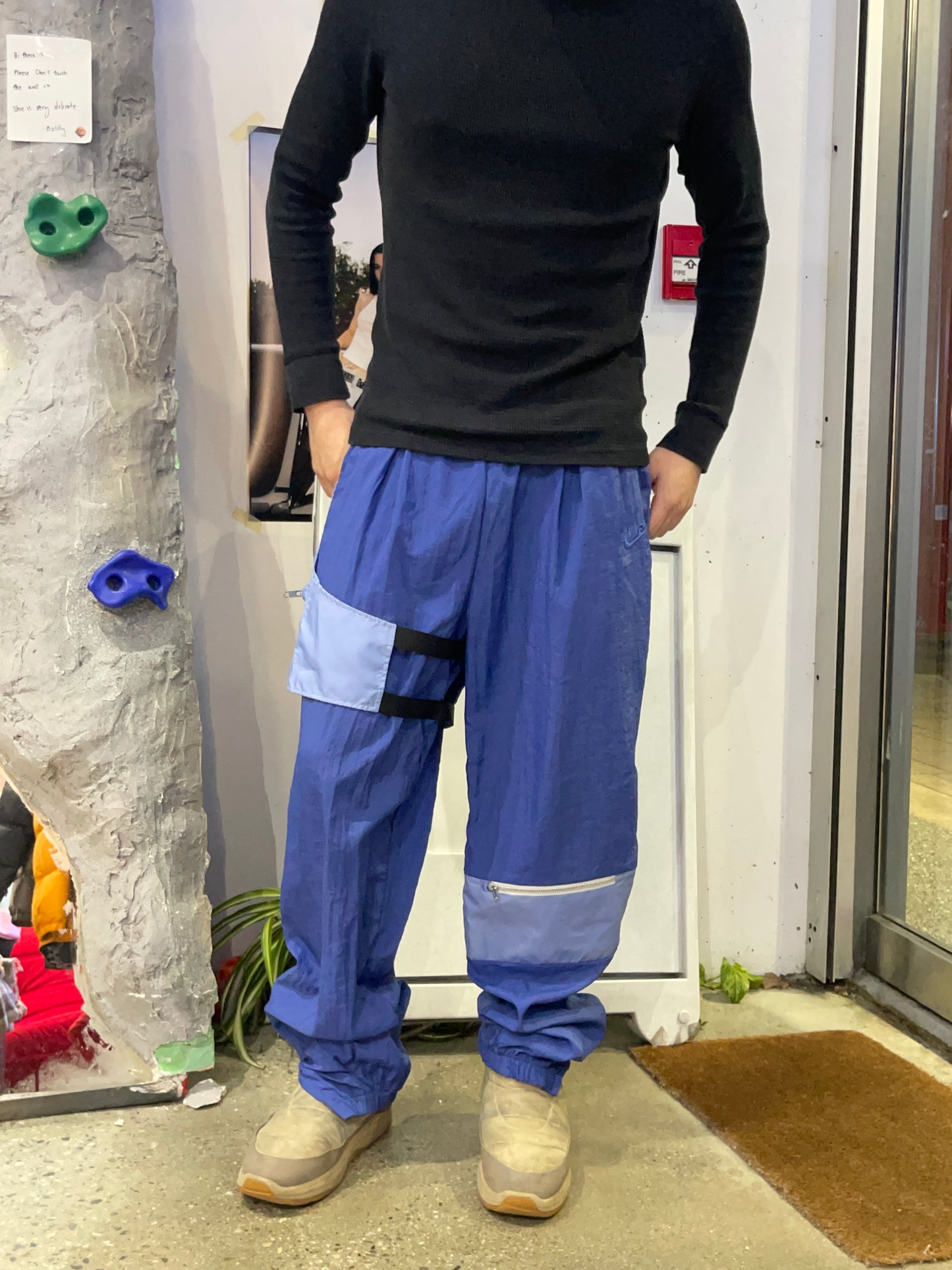 (M) Vintage Nike Blue Windbreaker Pants with Attachment