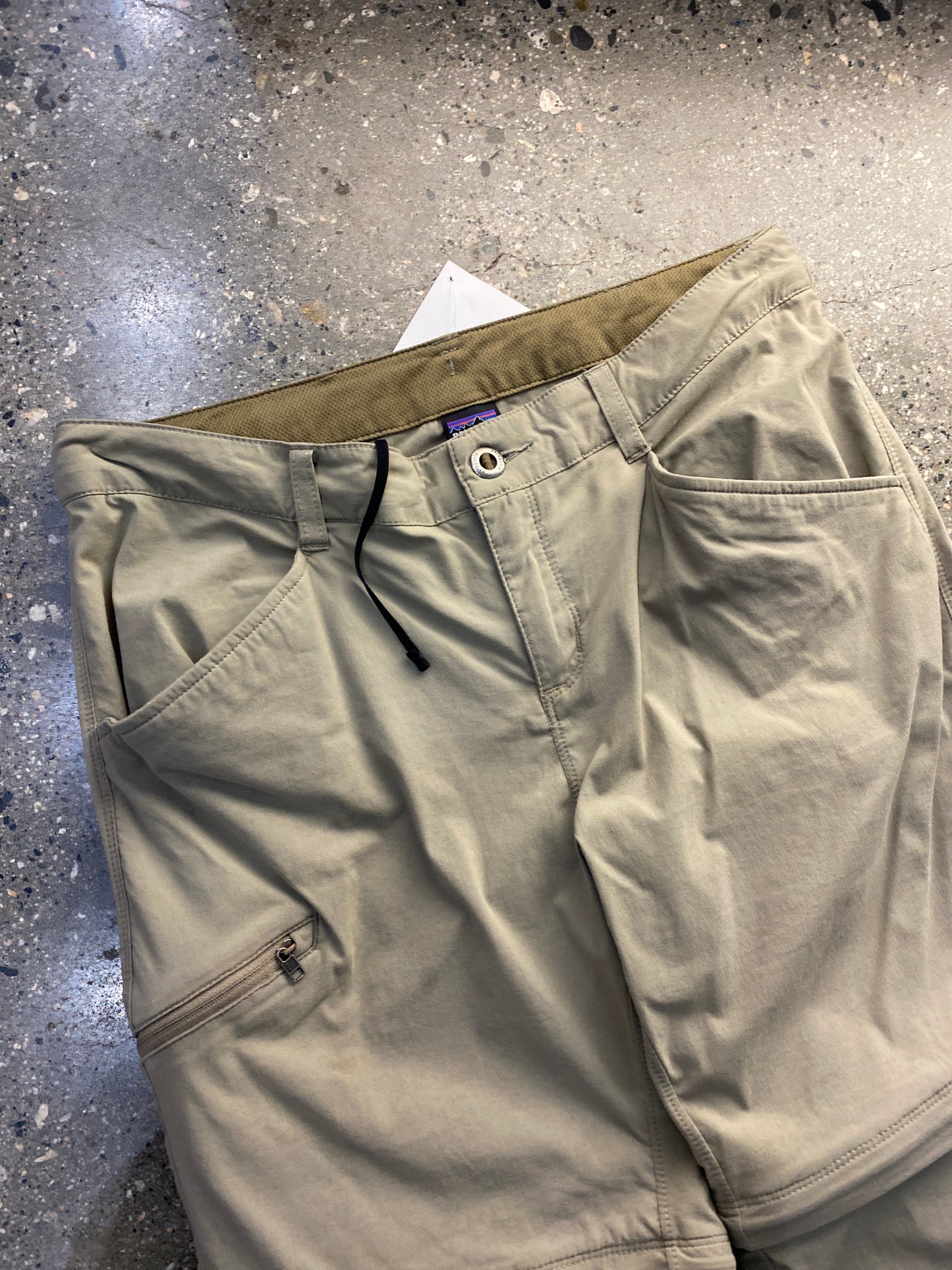 (28”) FW31 - Patagonia Beige Nylons