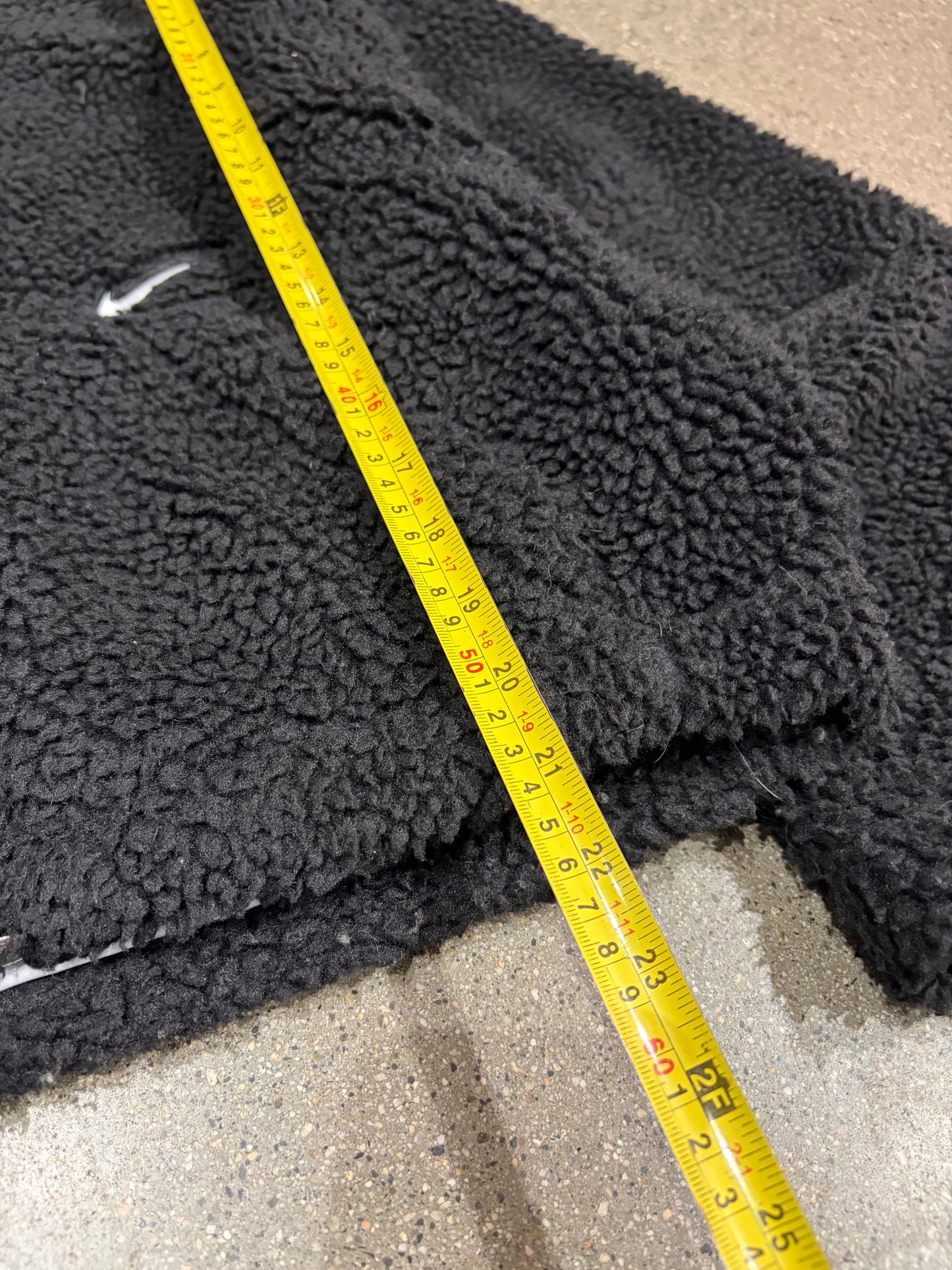 (Womens M ) Womens Cropped Nike Black FLEECE
