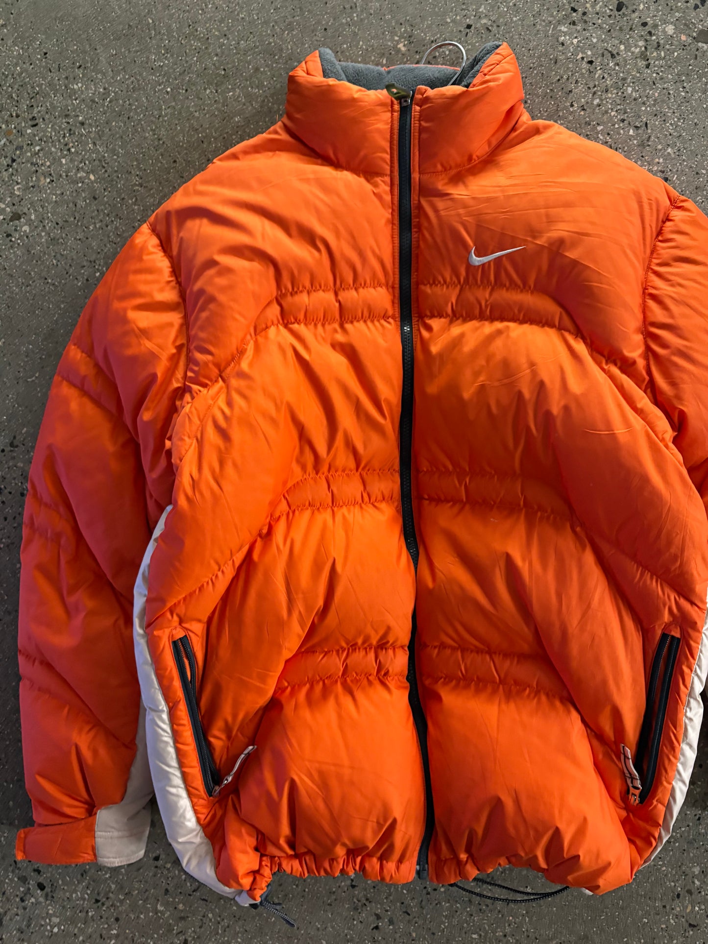(L/XL) 2000s Orange Nike Puffer