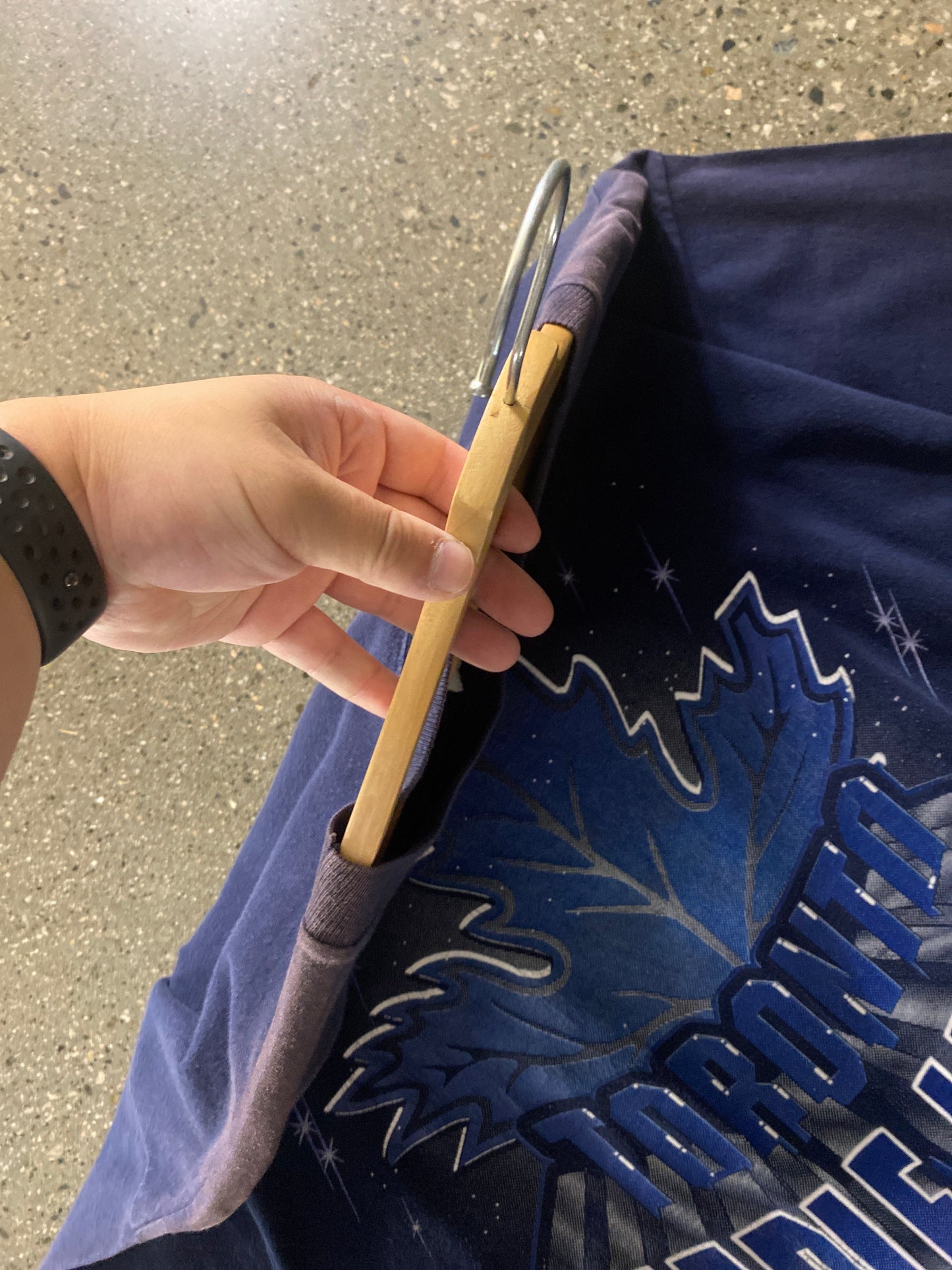 (L) 90s Maple Leafs Tee