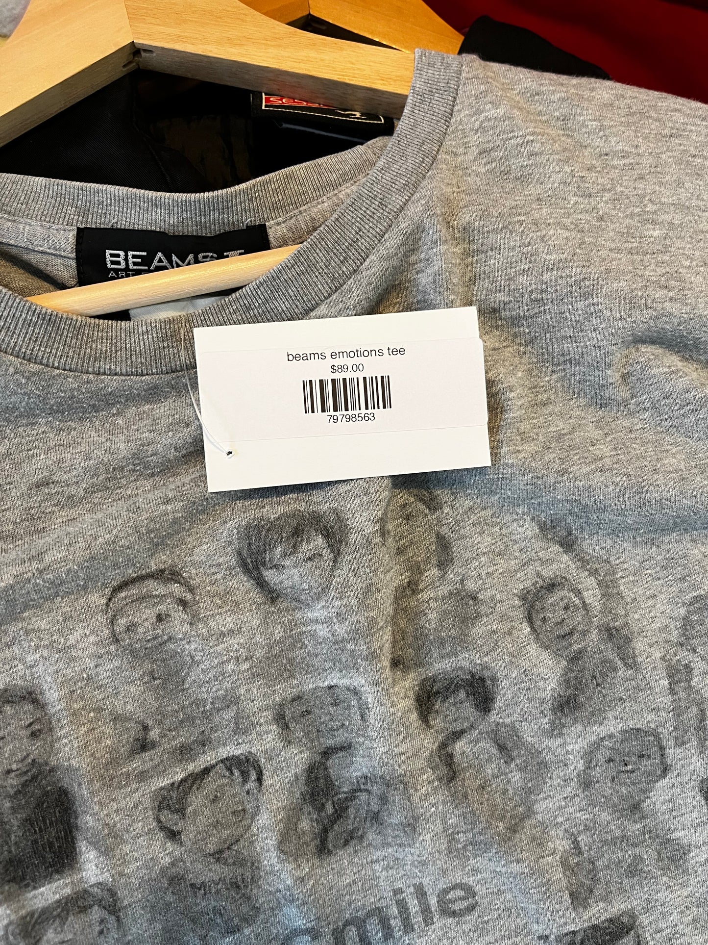 (Large) beams emotions tee