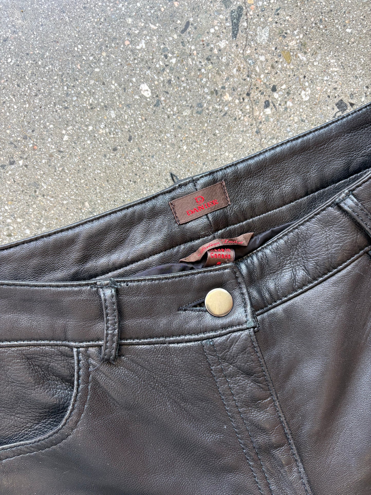 (womens8/30x33”) Danier Italian Leather Bootcut Pants