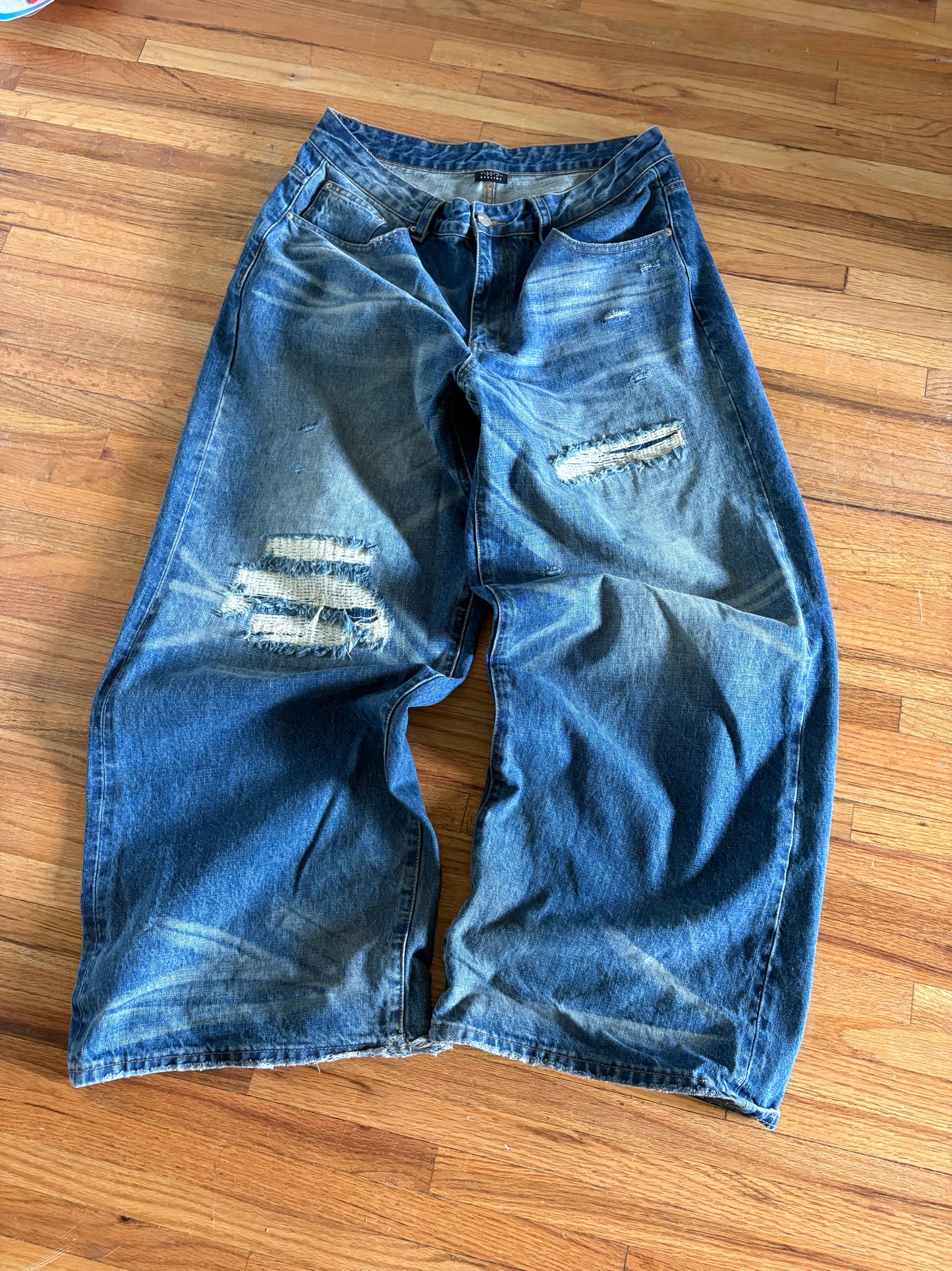 (36”) Berlinc Baggy Distressed Washed Selvedge Jeans