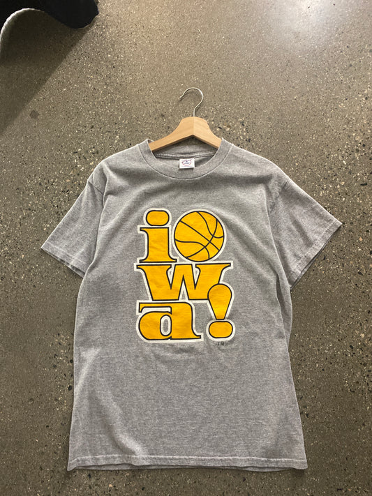 (m) 1990s Iowa Basketball Tee
