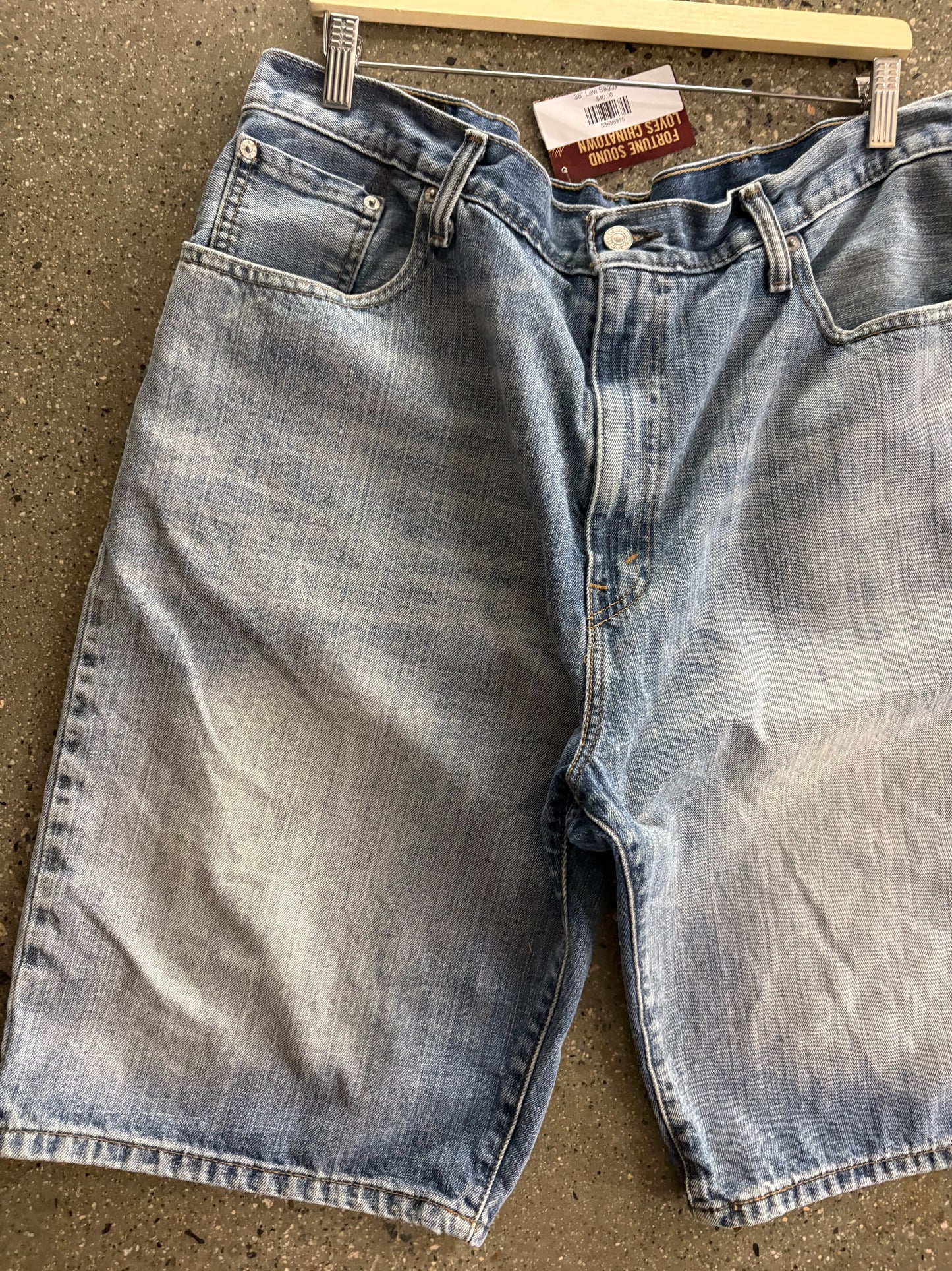 38” Levi Baggy Jort