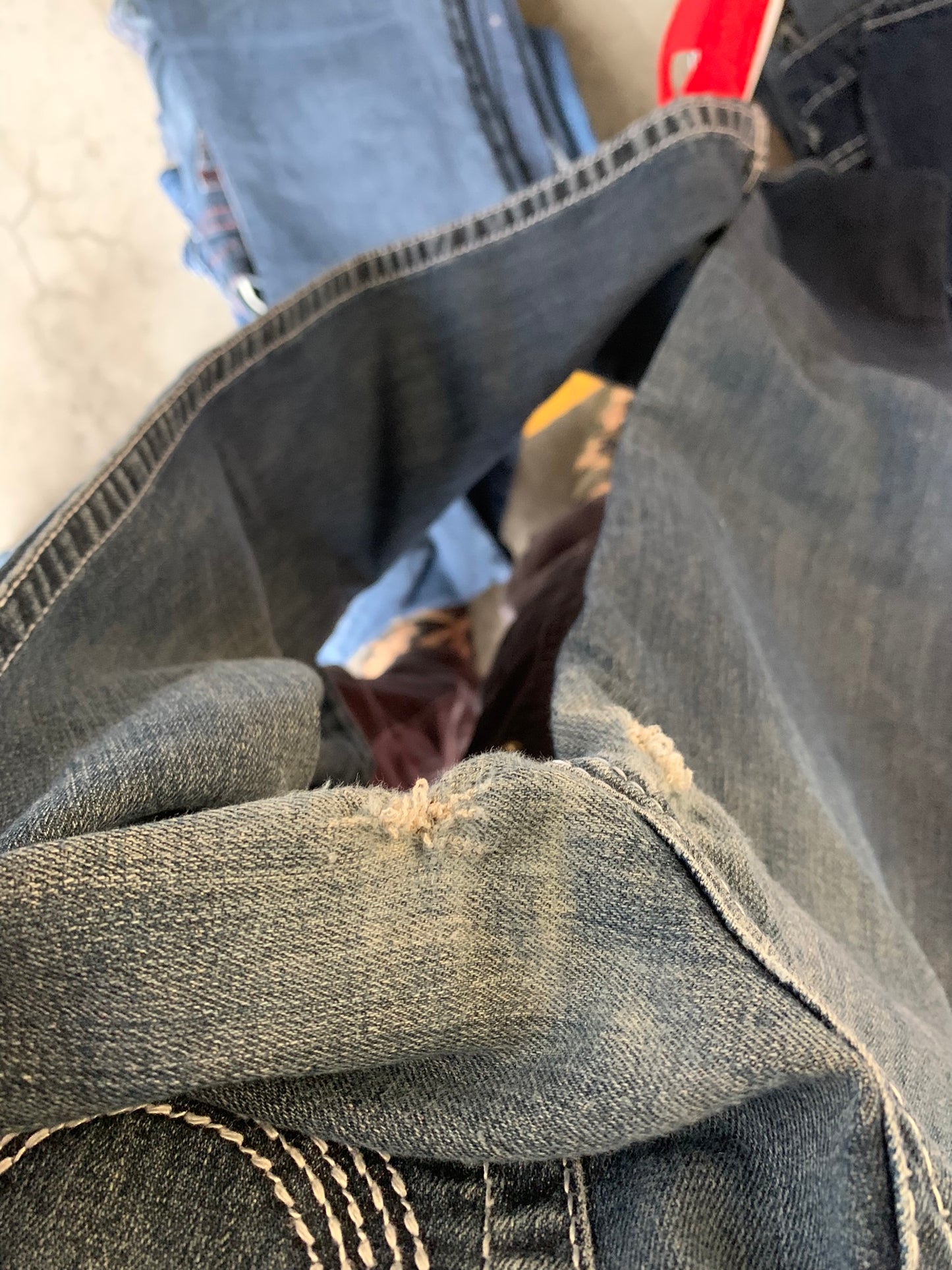 (32”) True Religion Straight Leg