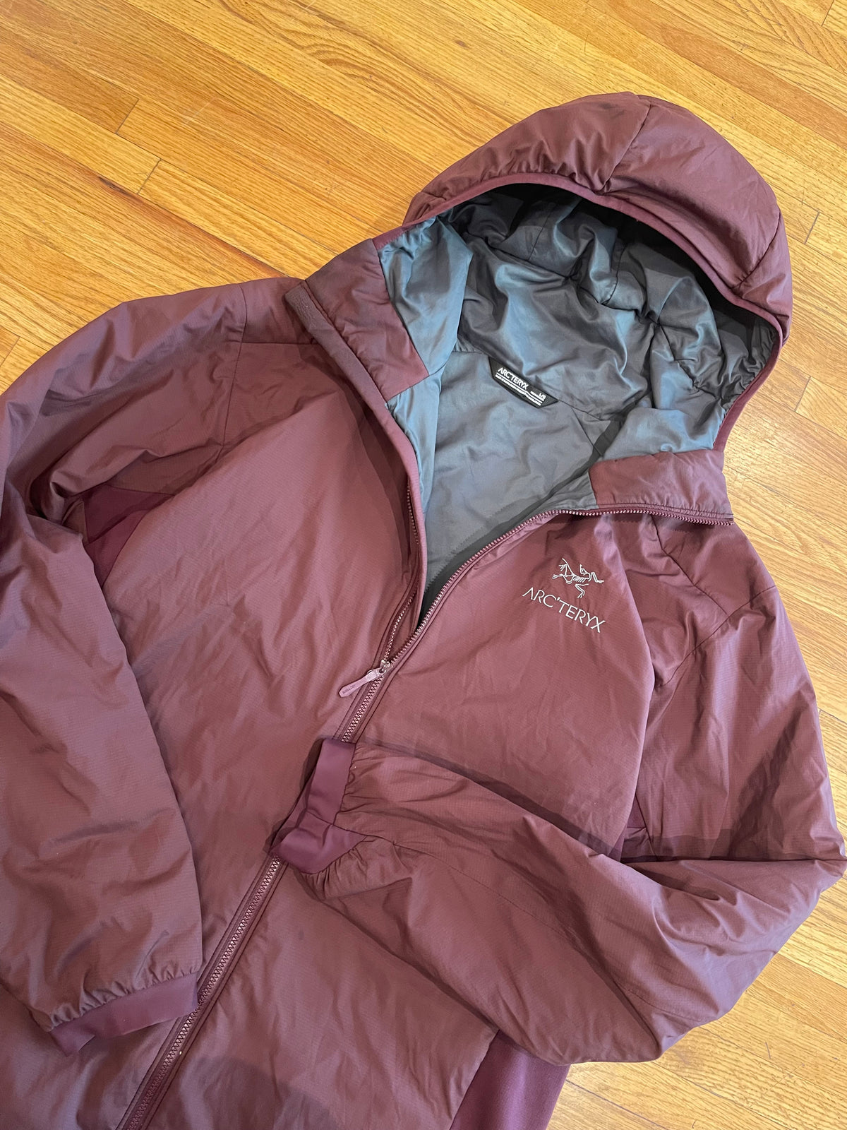 (Men’s L) Arc’teryx Burgundy Atom LT Hoody