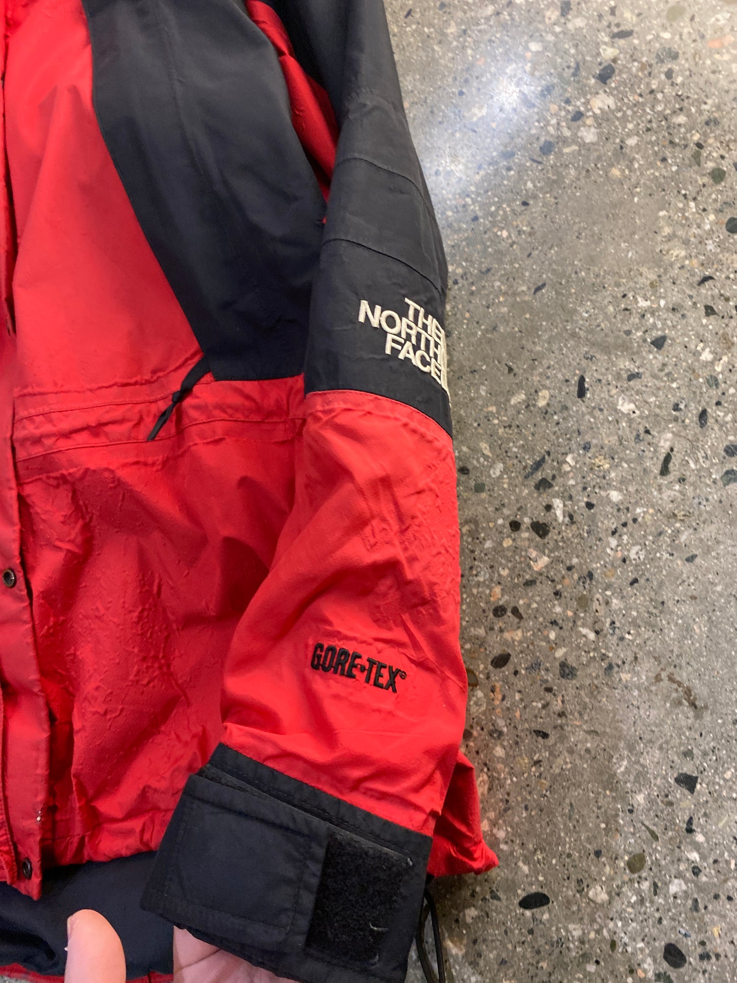 (XL/2X) FW4 - TNF Goretex Black Red JKt