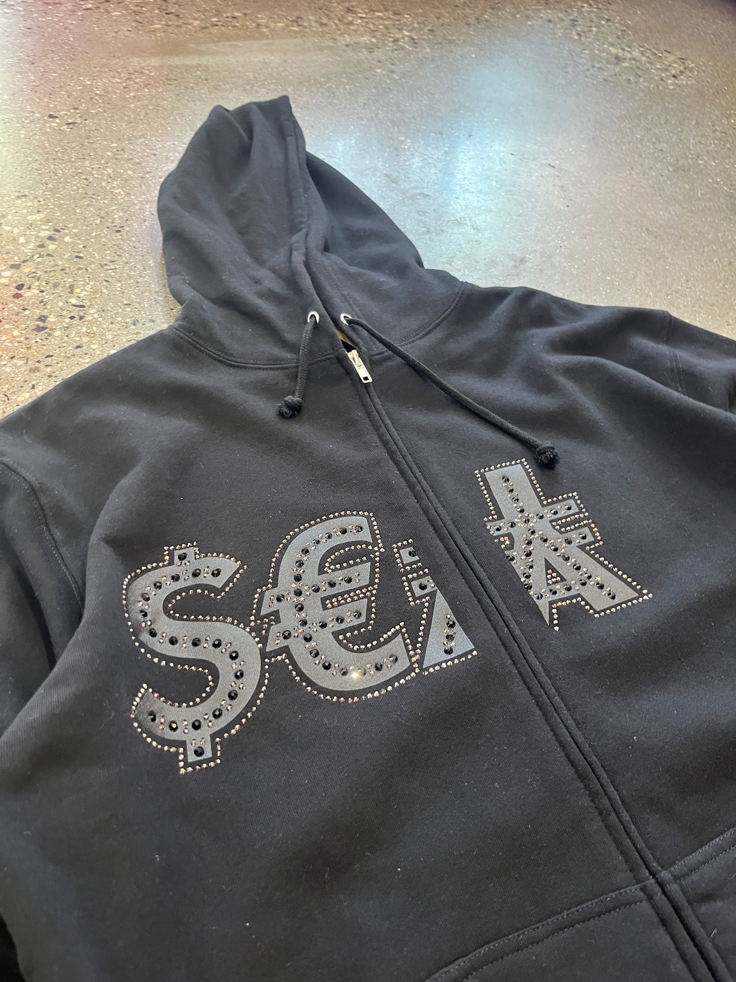 (L/XL) Wind & Sea Money Zip Hoodie BNWT