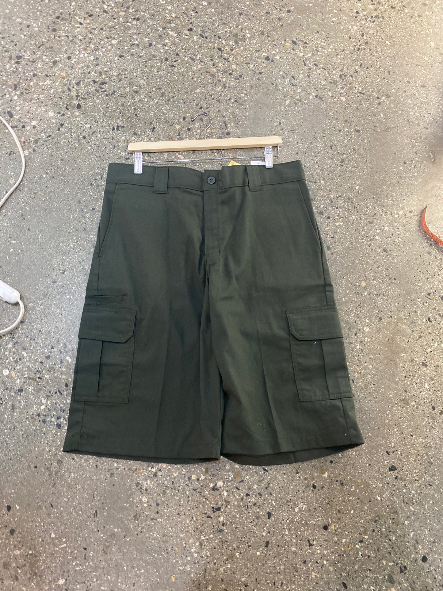 (36”) Dickies Baggy Green Cargo Casual Shorts