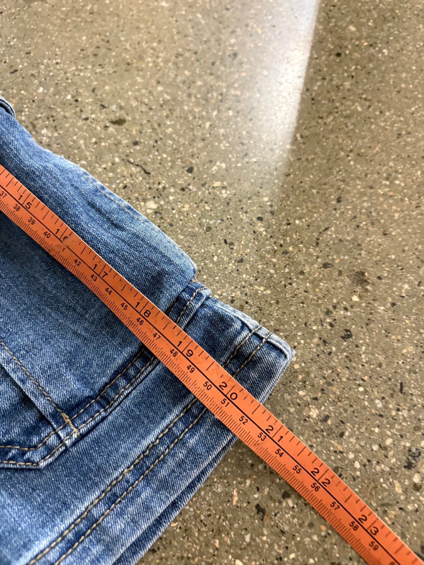 36” wrangler cargo jorts