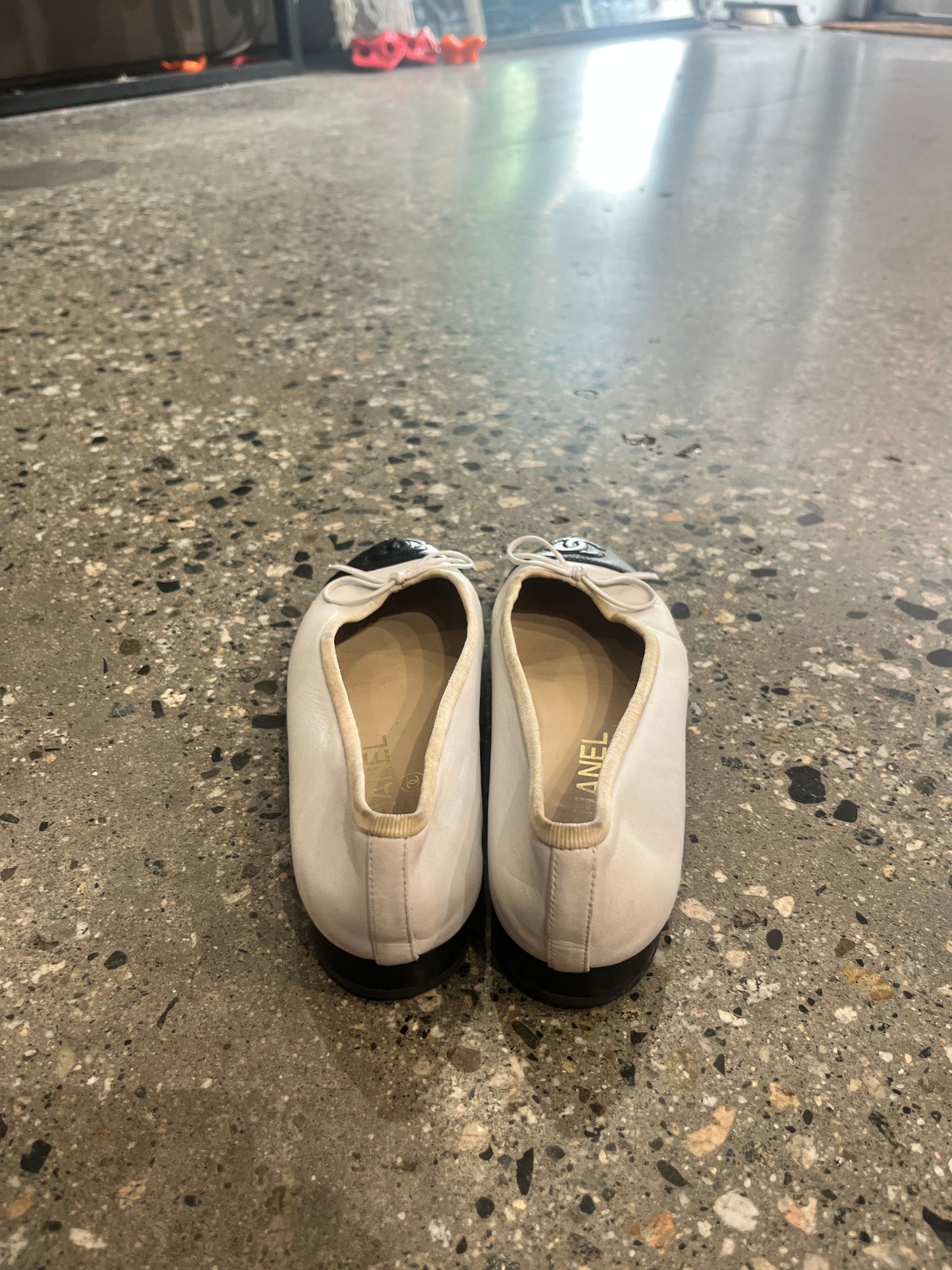 (5.5 US) Chanel Ballet Flats - White