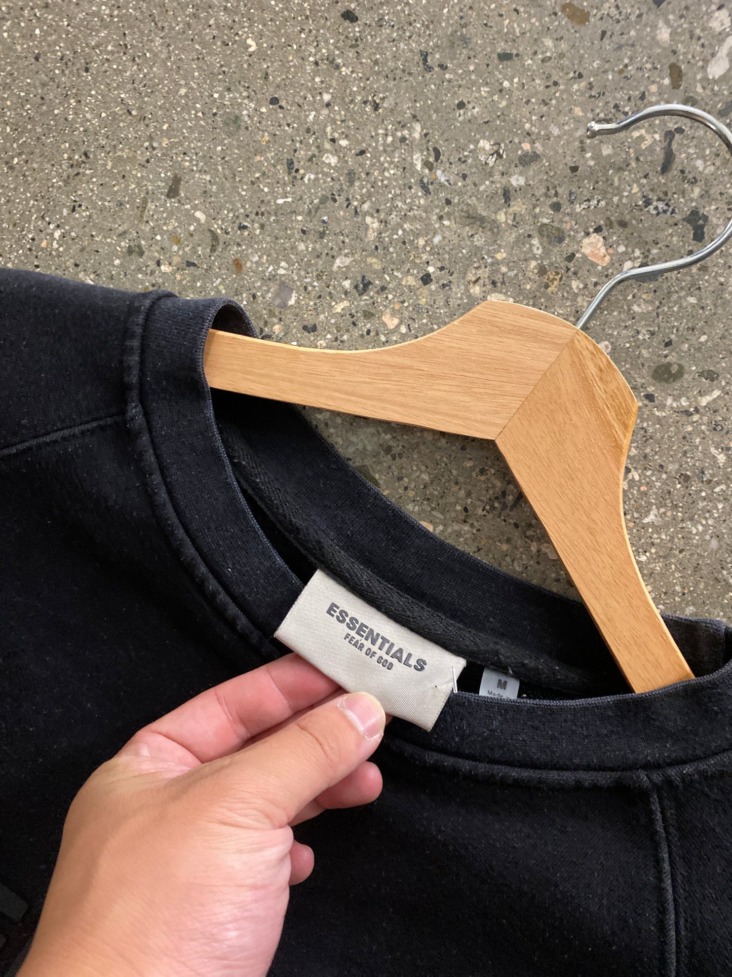 (m) Essentials Pullover