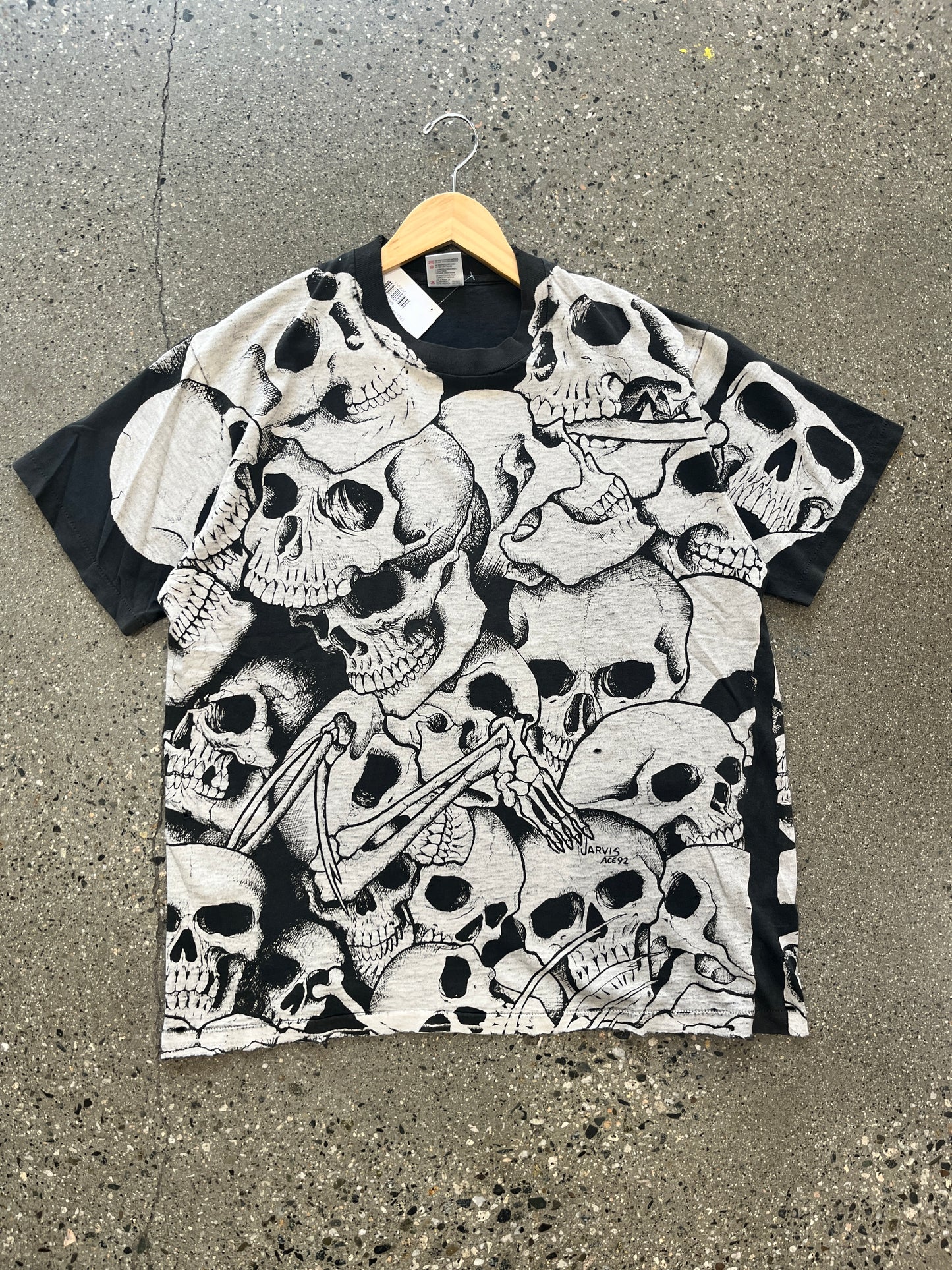 (XL) 1992 Skull AOP tee
