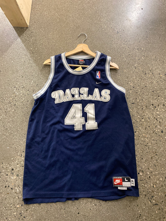 (L/XL) 90s Dallas Mavs Dirk Jersey ( as is )