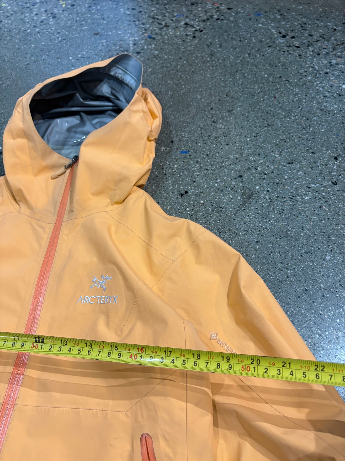 (Womens M) Arcteryx Zeta SL PEACH