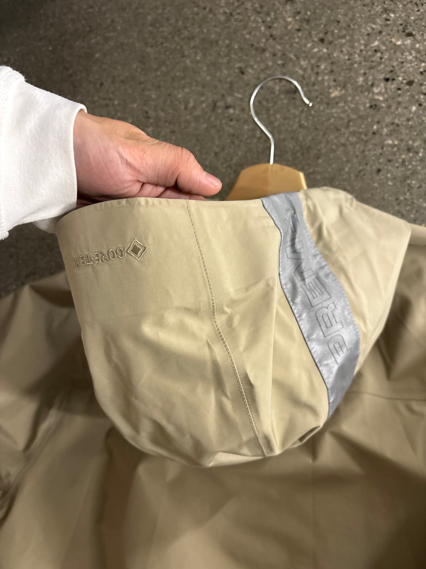 (S) Supreme Goretex Taped Seam Shell Jacket