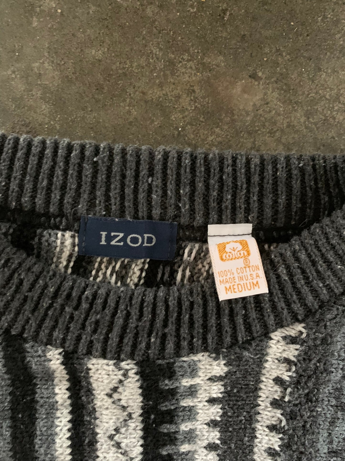 (M/L) 90’s Izod Striped Knit