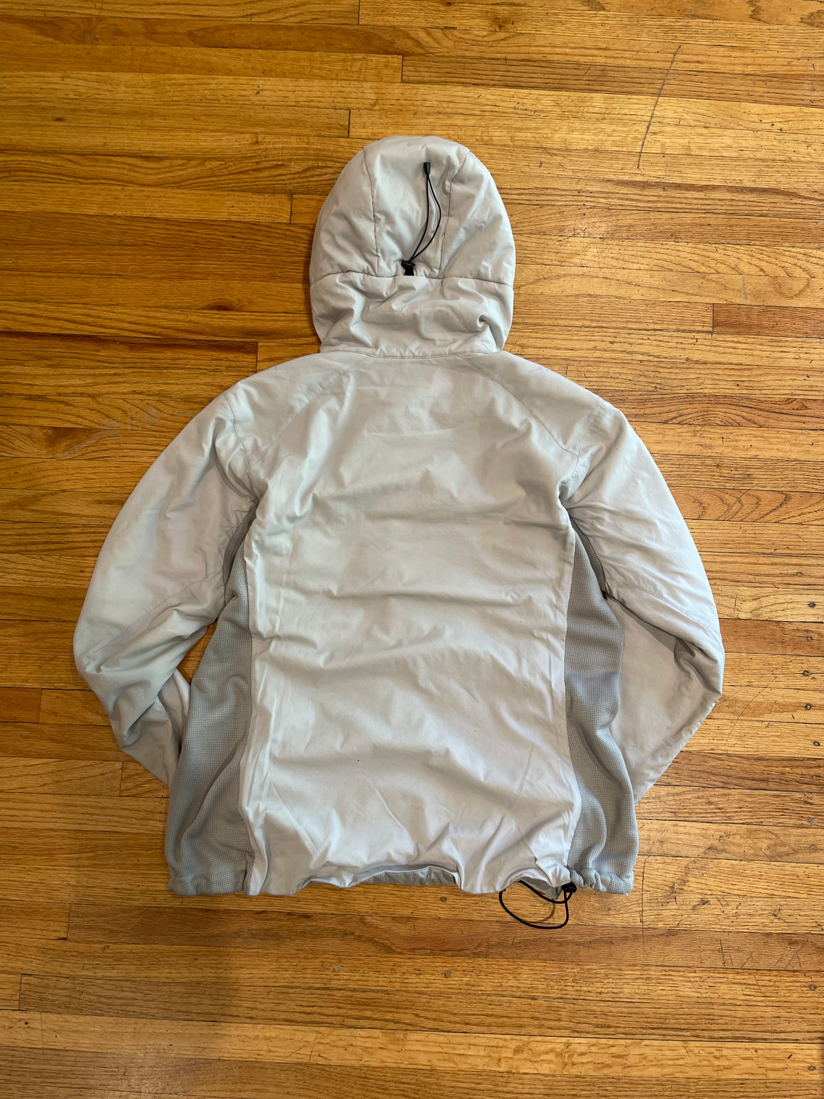 (Women’s L) Arc’teryx Cool Grey Atom Hoody