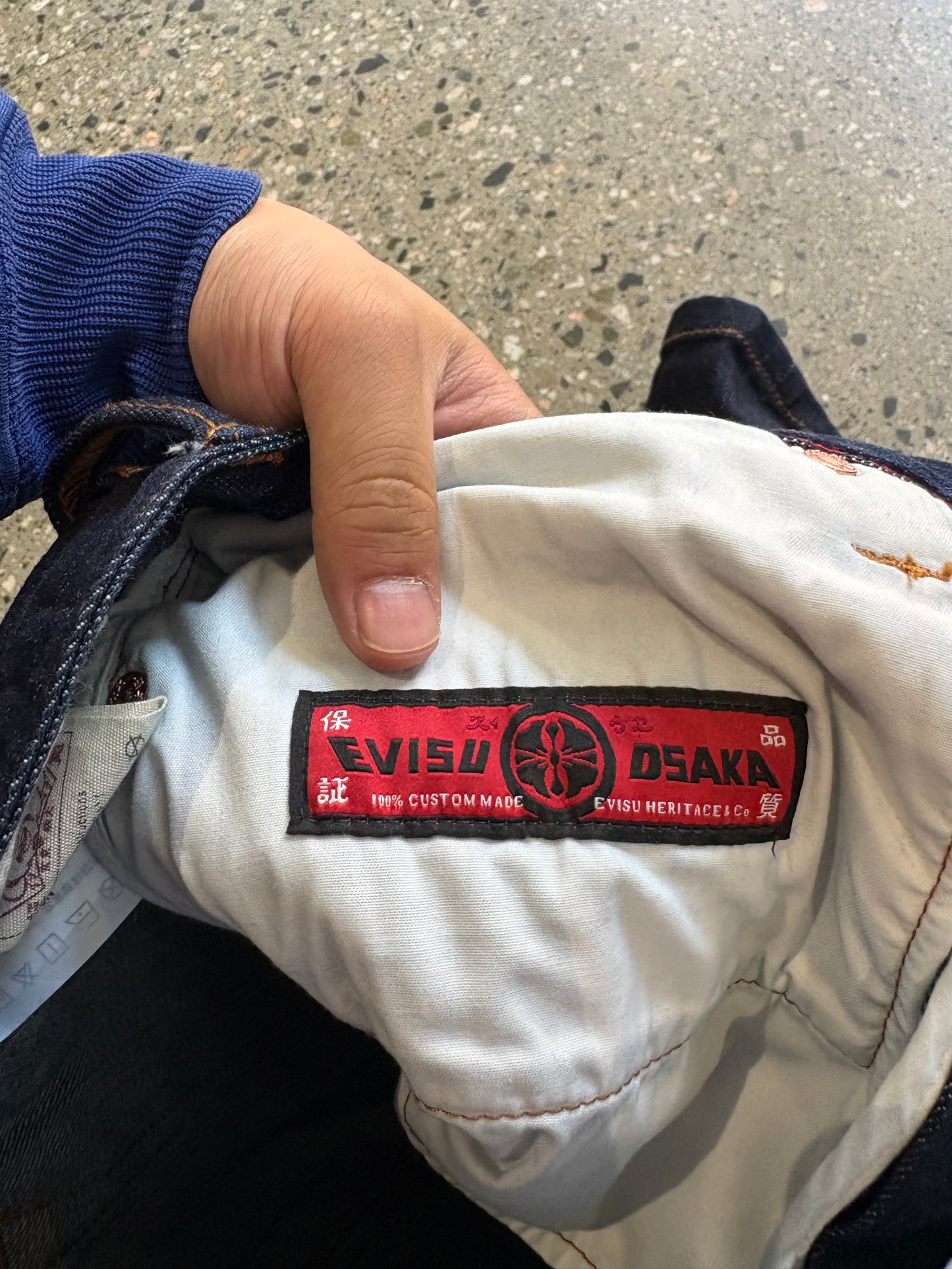 (33”W) Evisu Dark Indigo Jorts