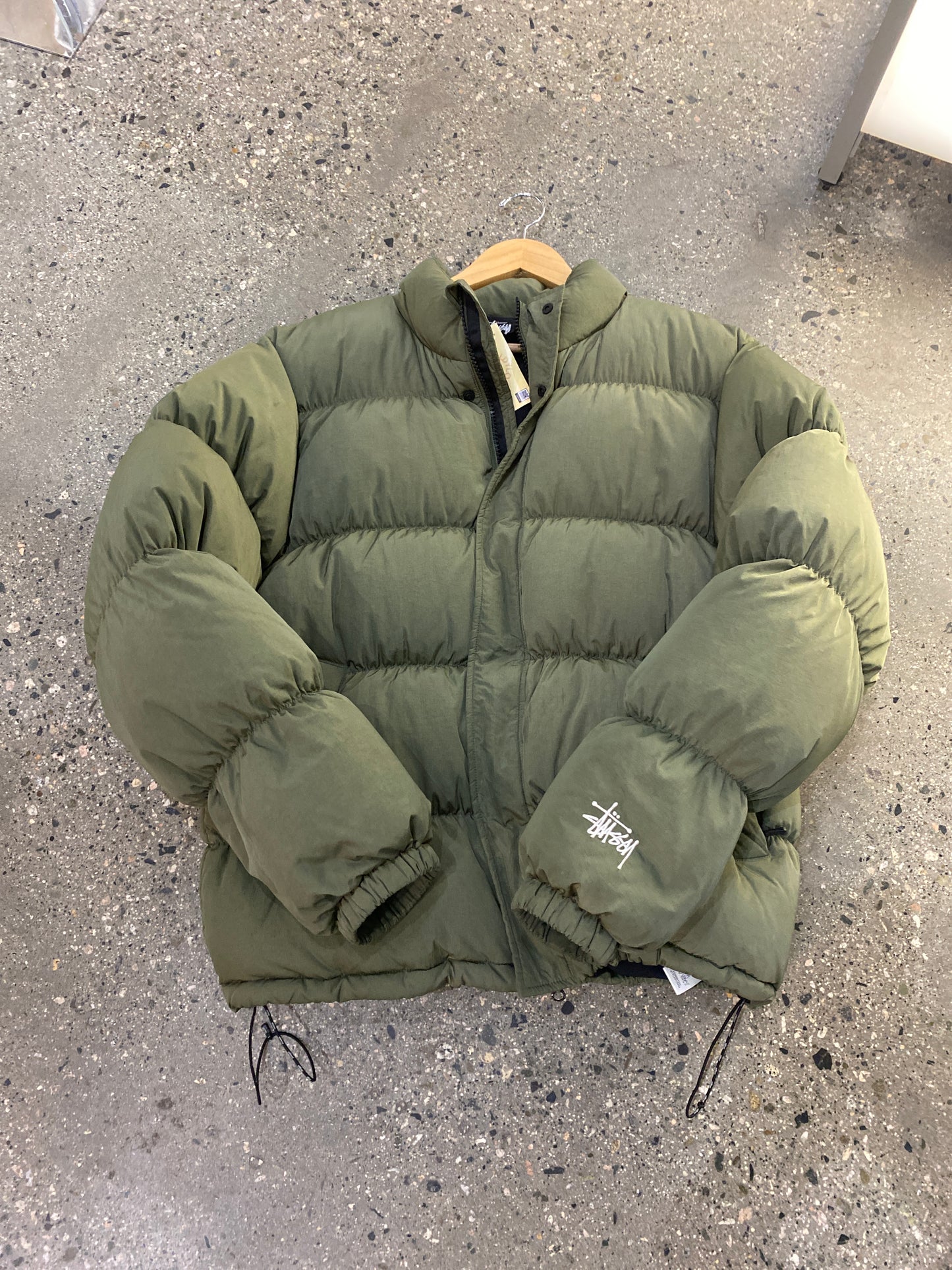 (L) Stussy Ripstop Puffer Pistachio