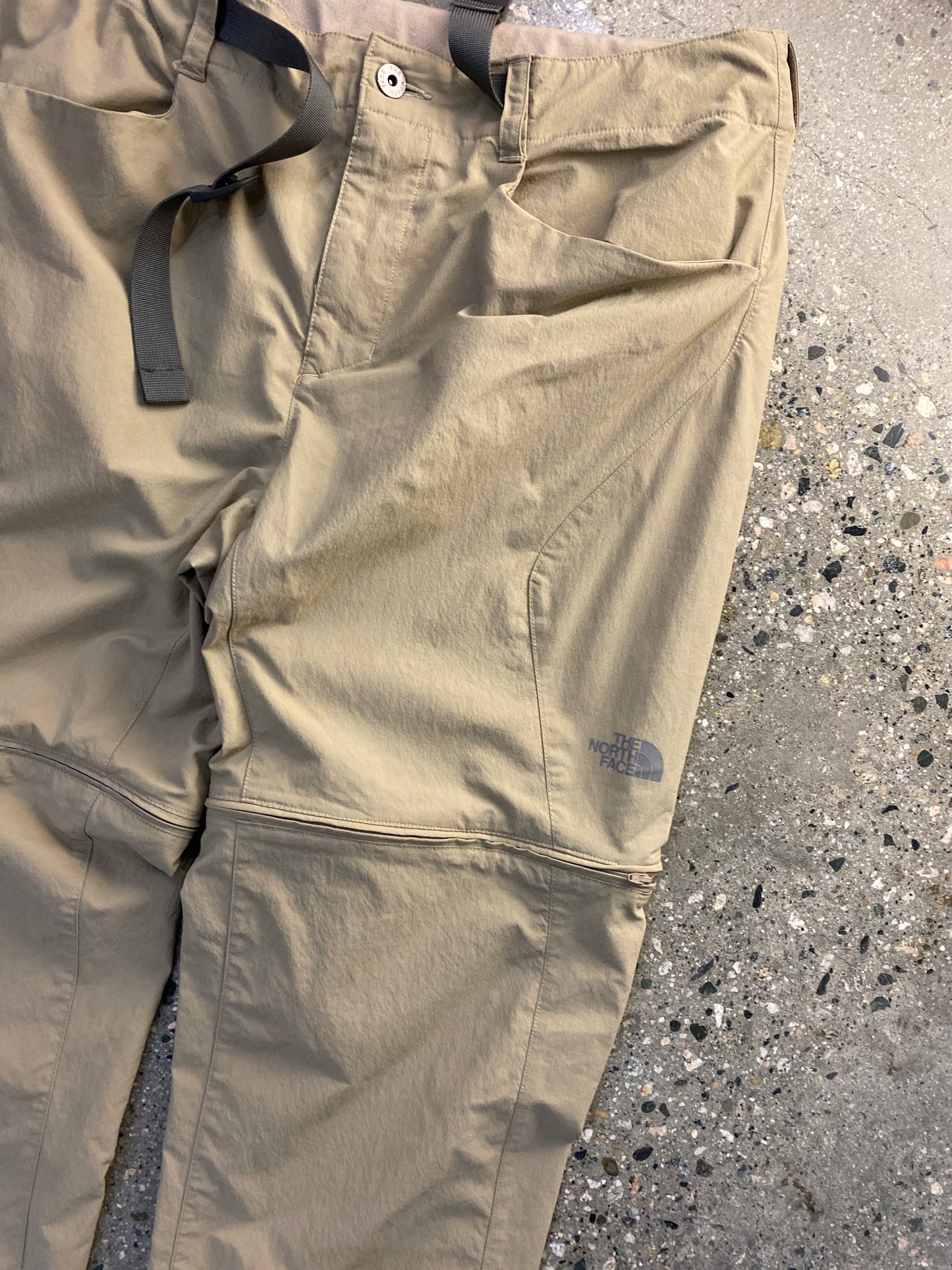 (38”) FW35 - TNF beige Nylons