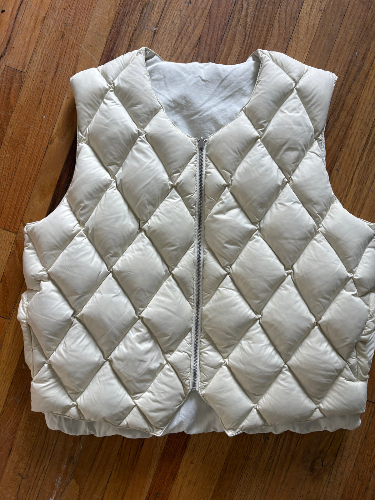 (L) Stussy Cream Quilted Reversible Vest
