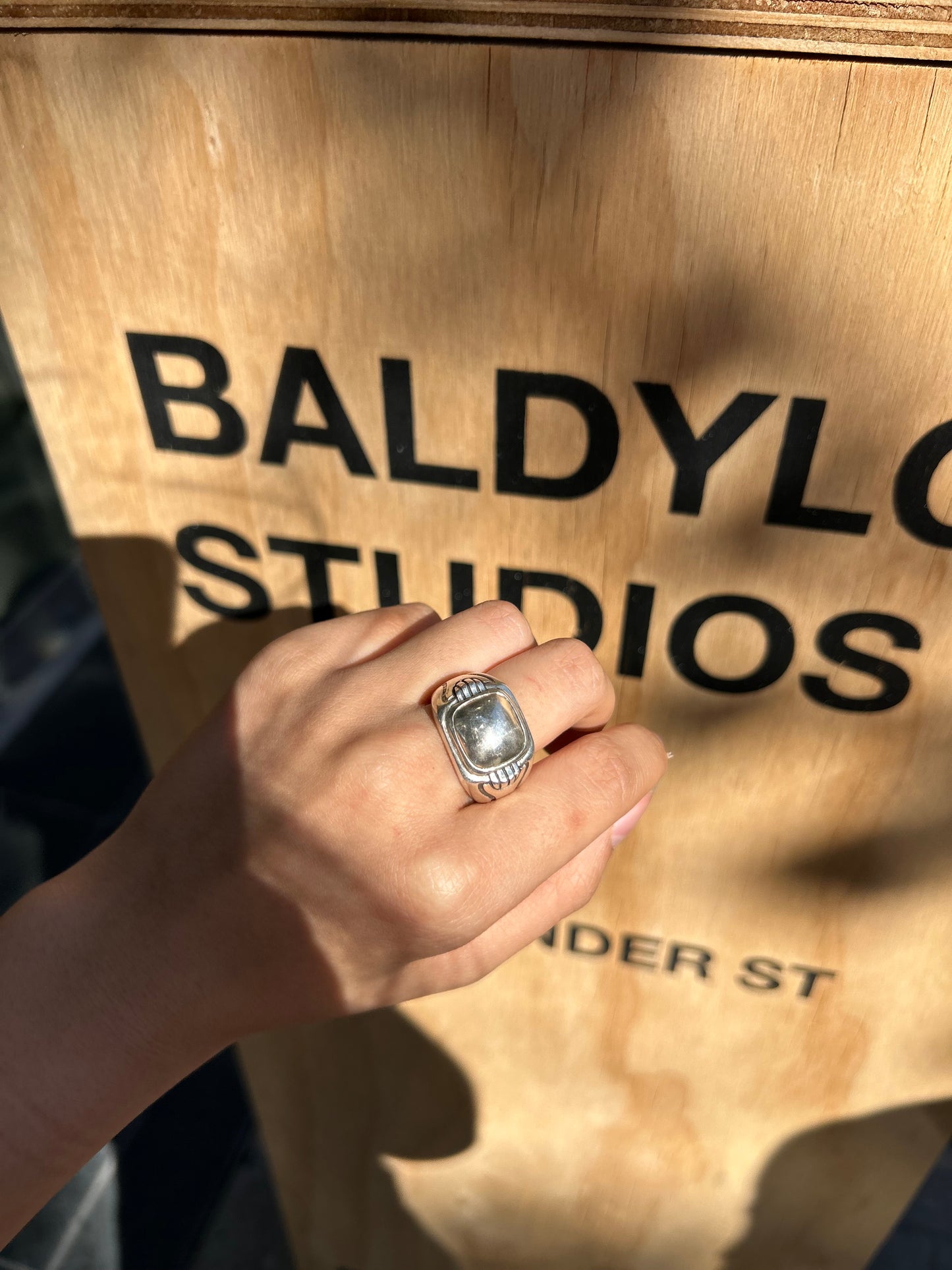 (Sz9.5) Maple .925 Silver Fist Ring