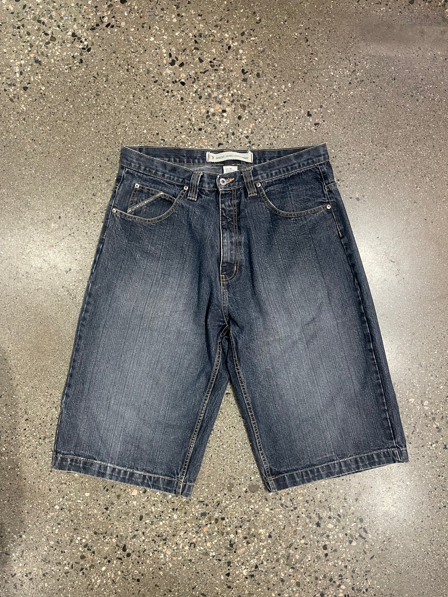 (36x19) Daco Baggy Jorts