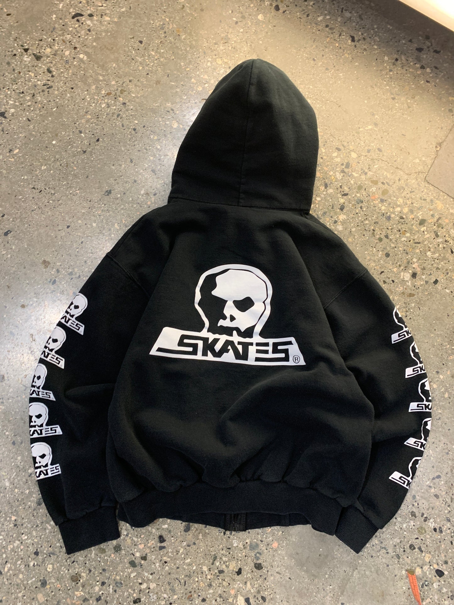 (S) Vintage Skates Doublesided Zip Up Hoodie