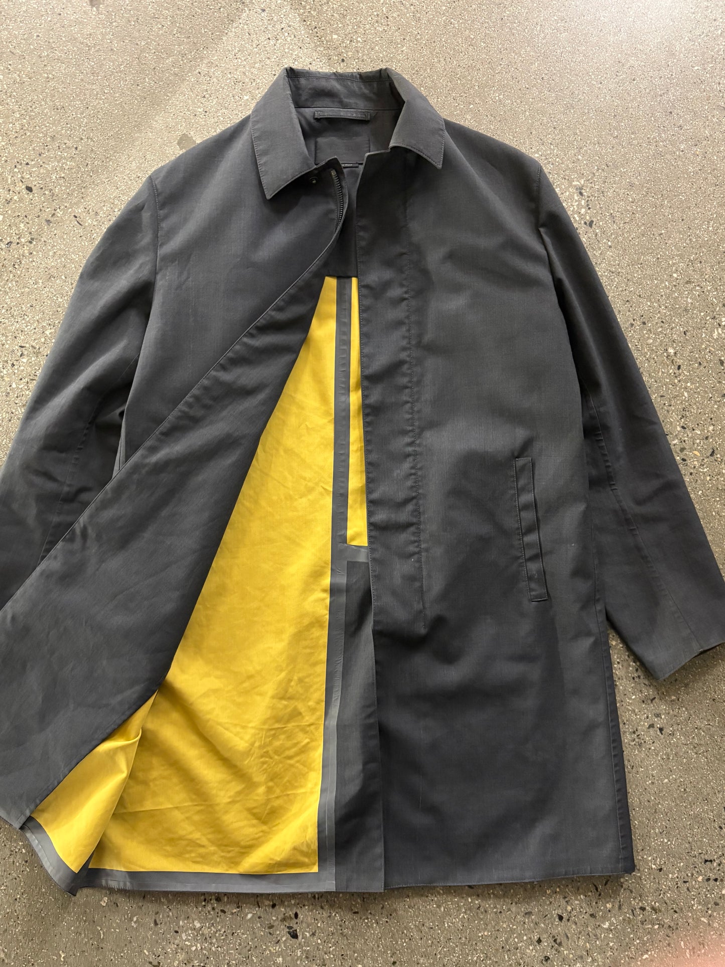 (M/L) Prada Single Breast Trench ( as is )