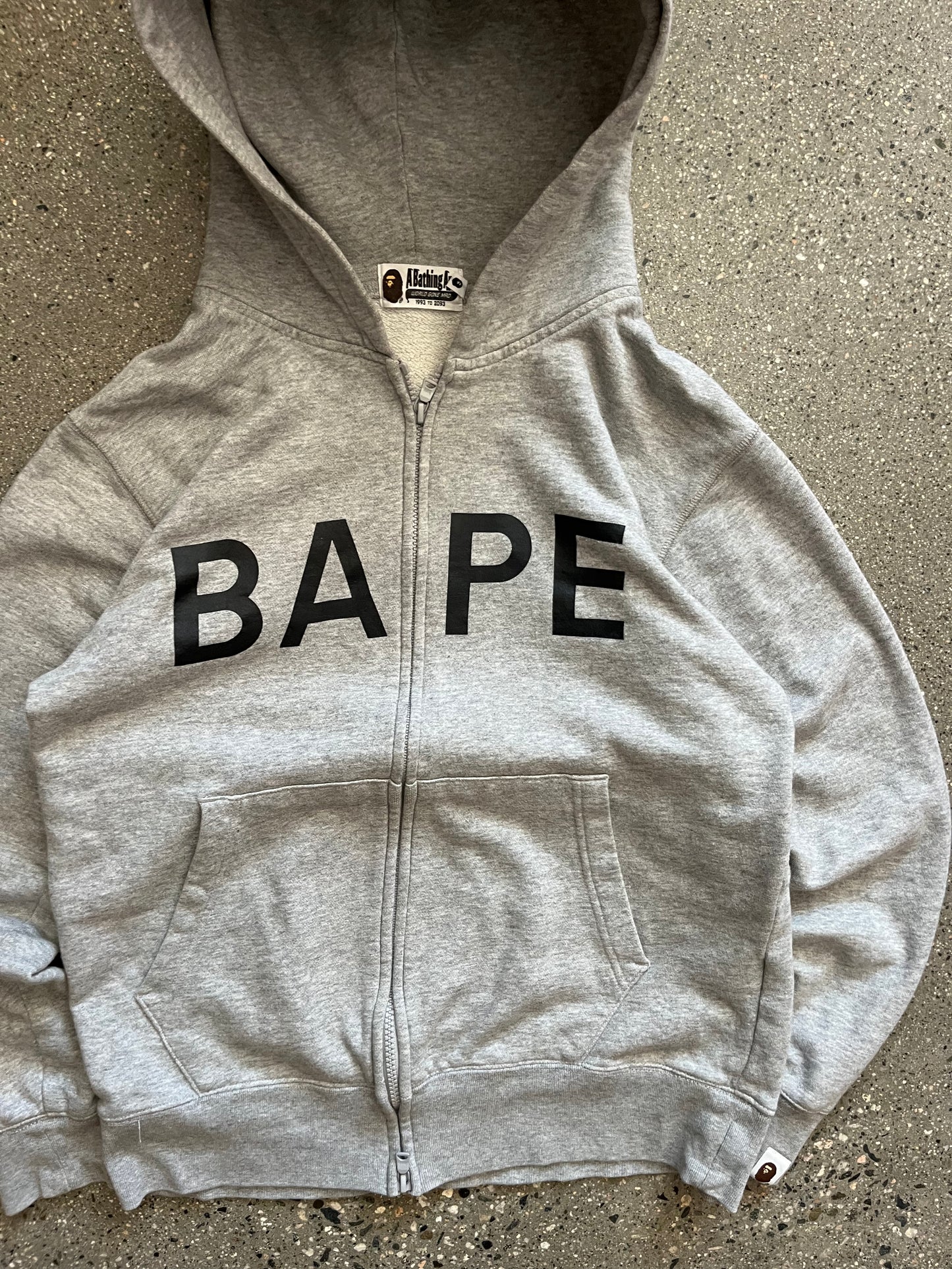 (M) 2000s OG Bape Spell Out zip up