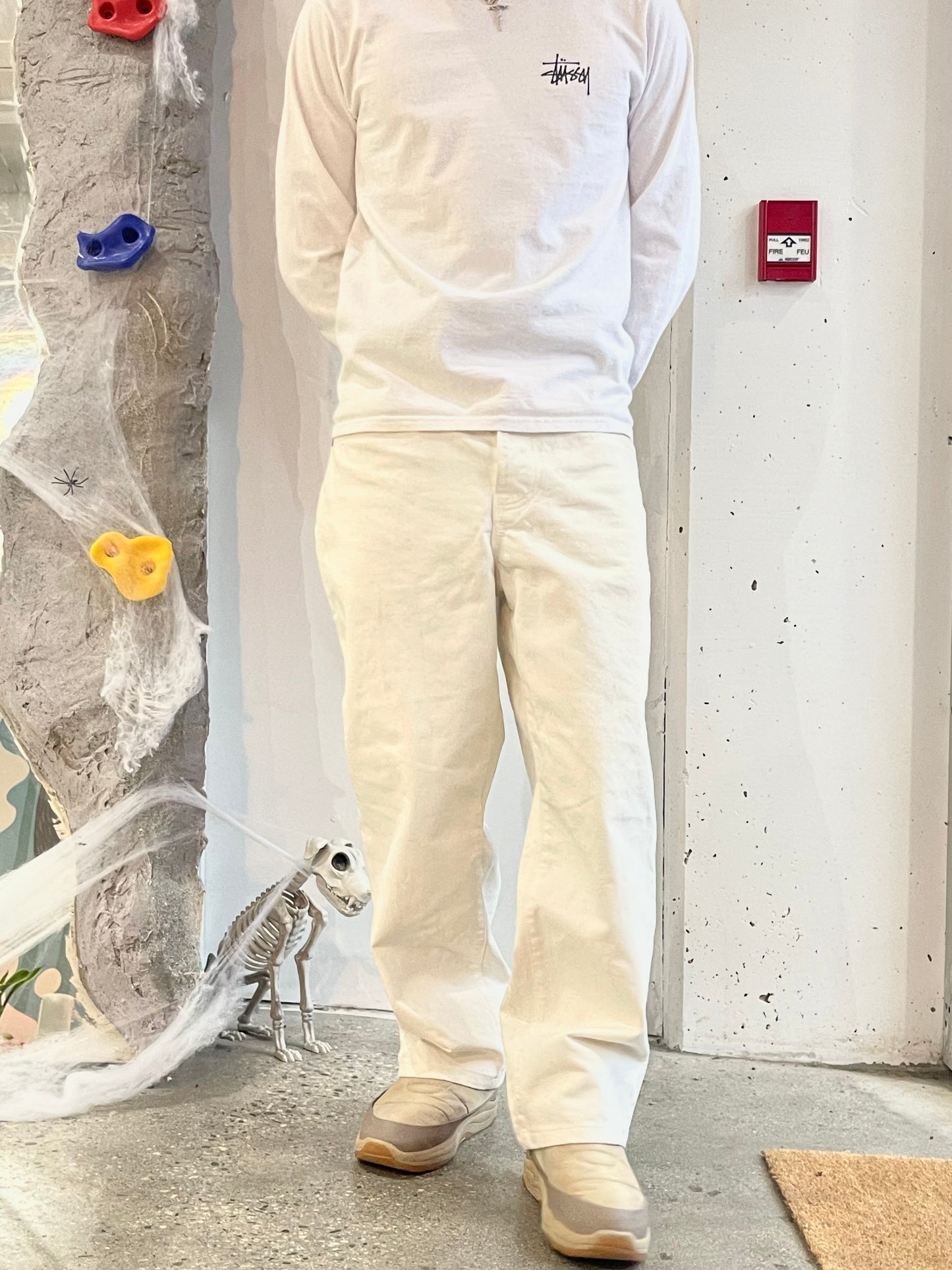 (28”) Stussy White Big Ol Jeans