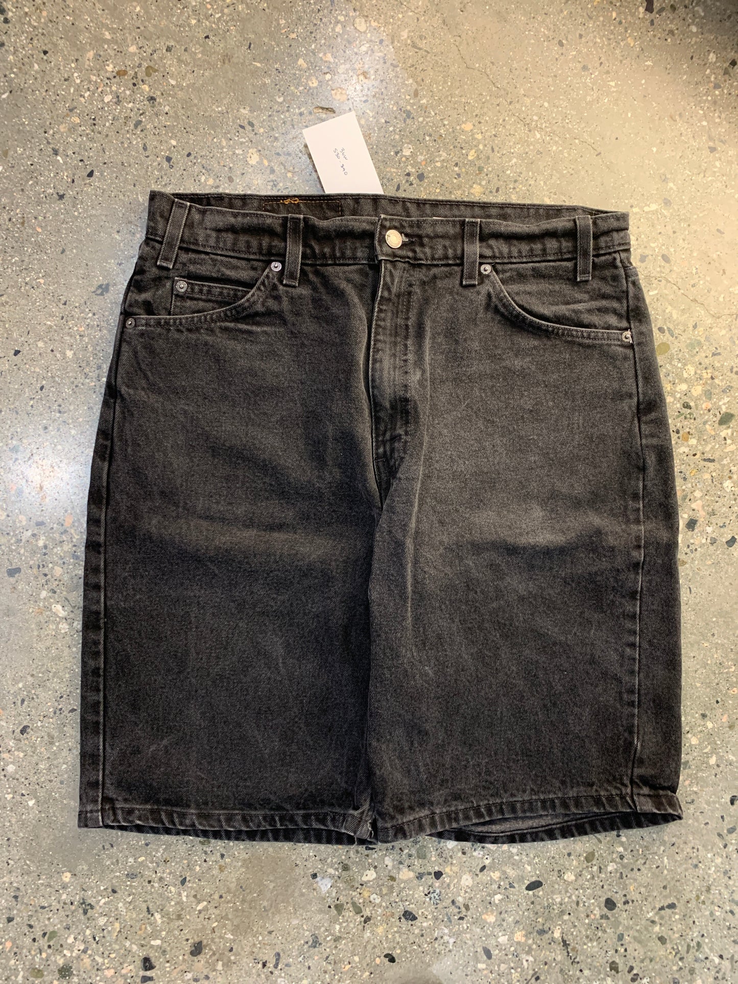 S30 - 36w Levi Black Jort