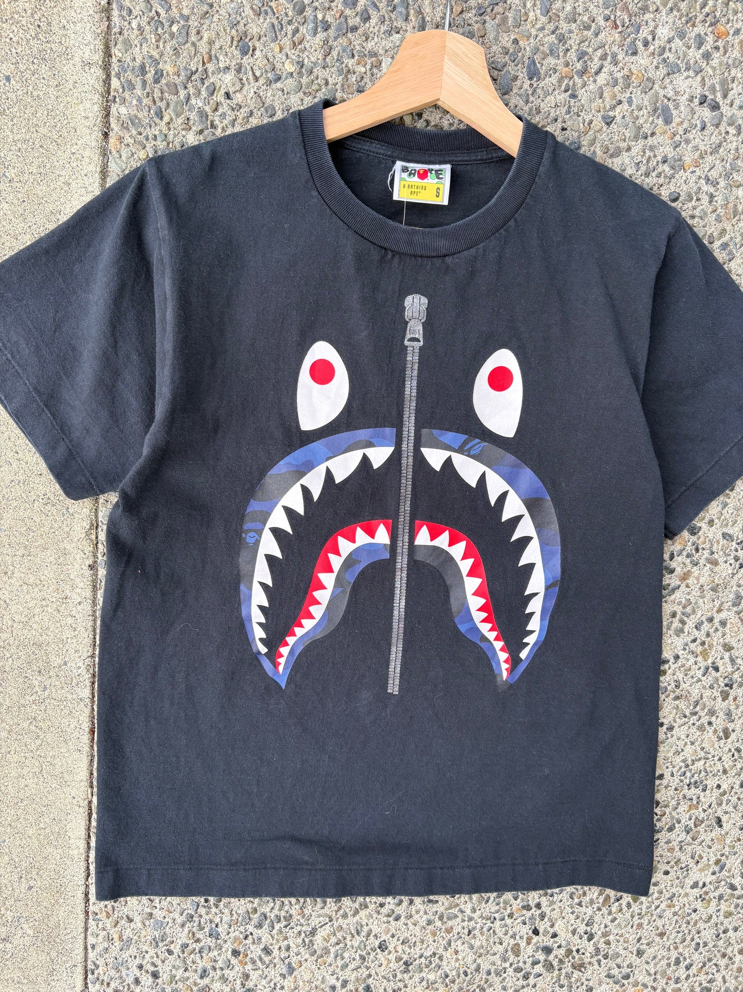(S) Bape Camo Shark tee