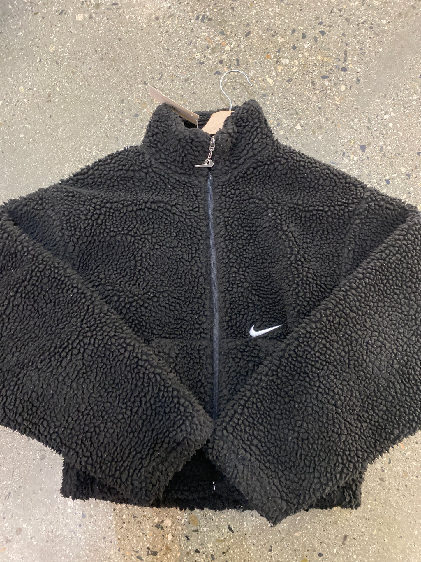 (S) Nike Doublesided cropped Swoosh Fleece