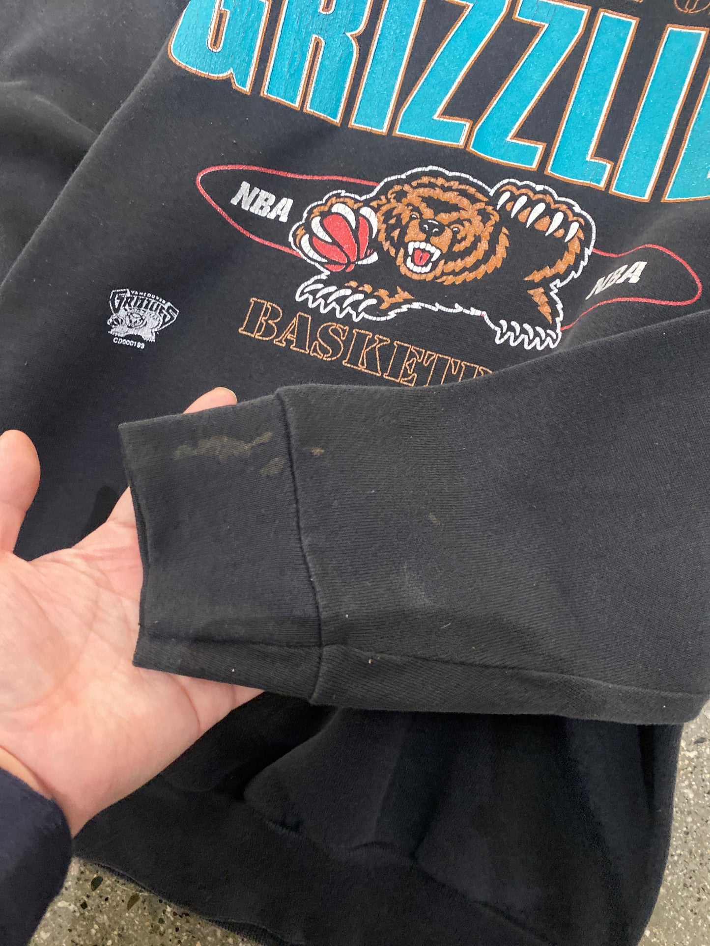 (XXS/XS) 90's Vancouver Grizzlies Graphic Crewneck